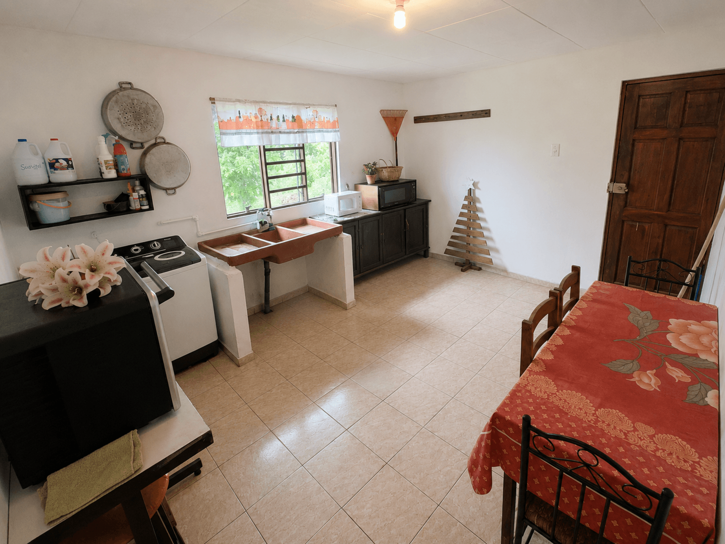 Home with large Lot and Spectacular Panoramic Views in Ciudad Colón