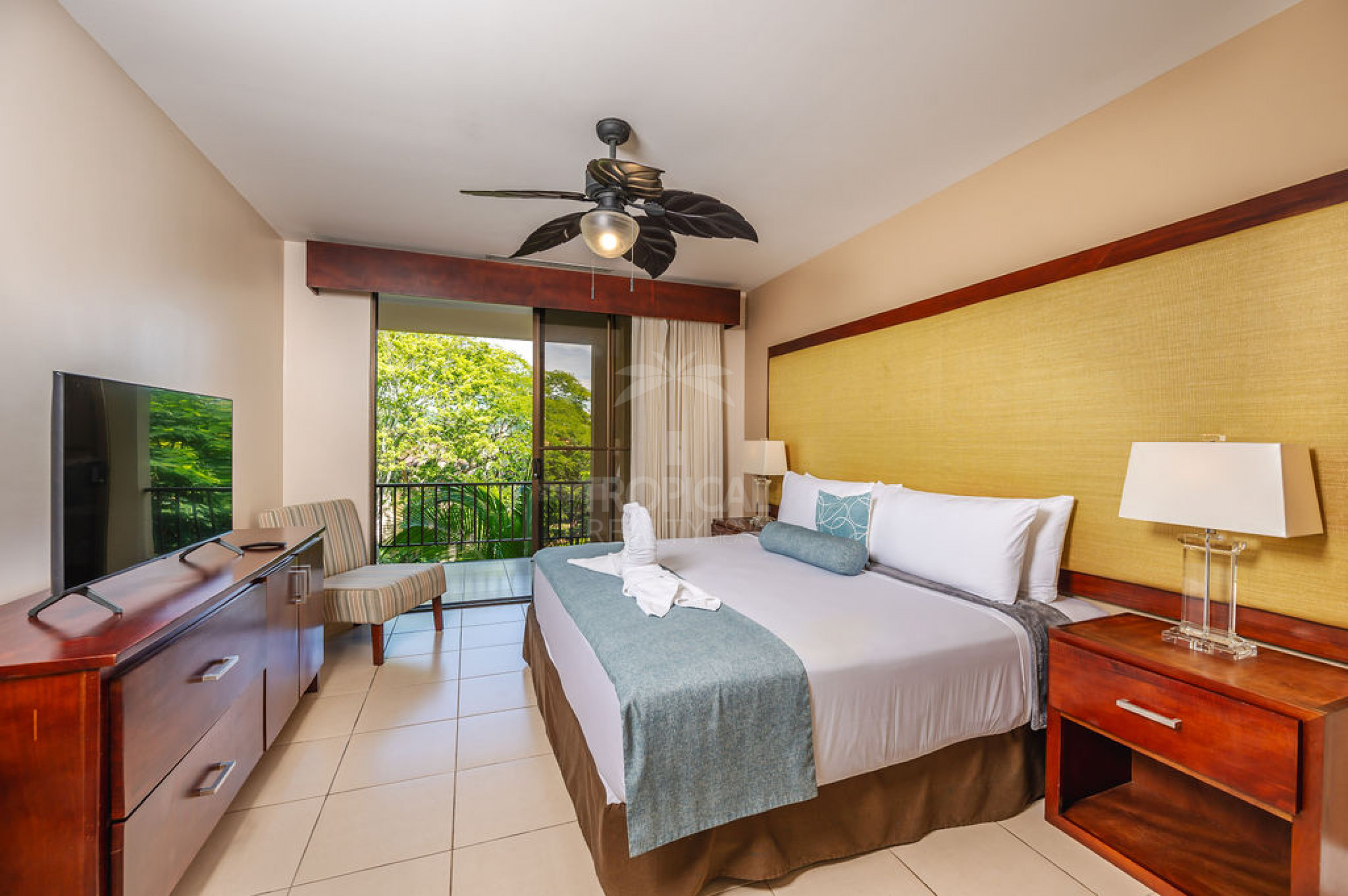Luxury Condo for Sale in Pacifico Playas del Coco – Exclusive Beach Club & Strong Airbnb Potential