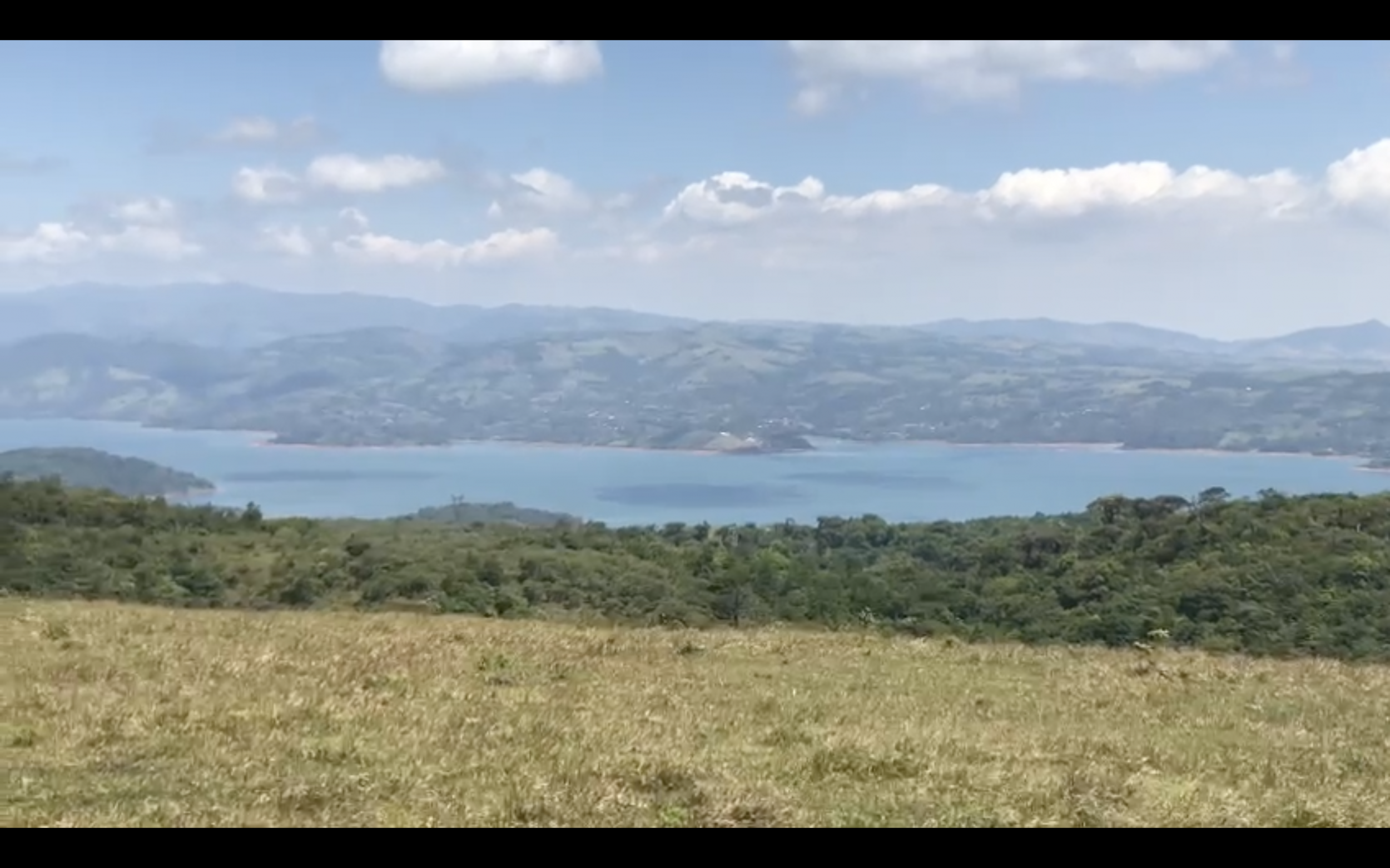 Arenal Paradise: 417 Acres (169 hectares) with Breathtaking Lake and Mountain Views