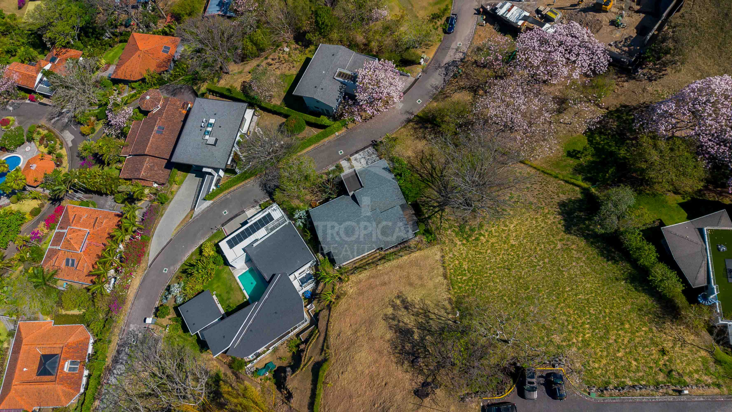 Premium Lot for Sale in Valle Escondido, Santa Ana – 1,071 m² with Sunset Views