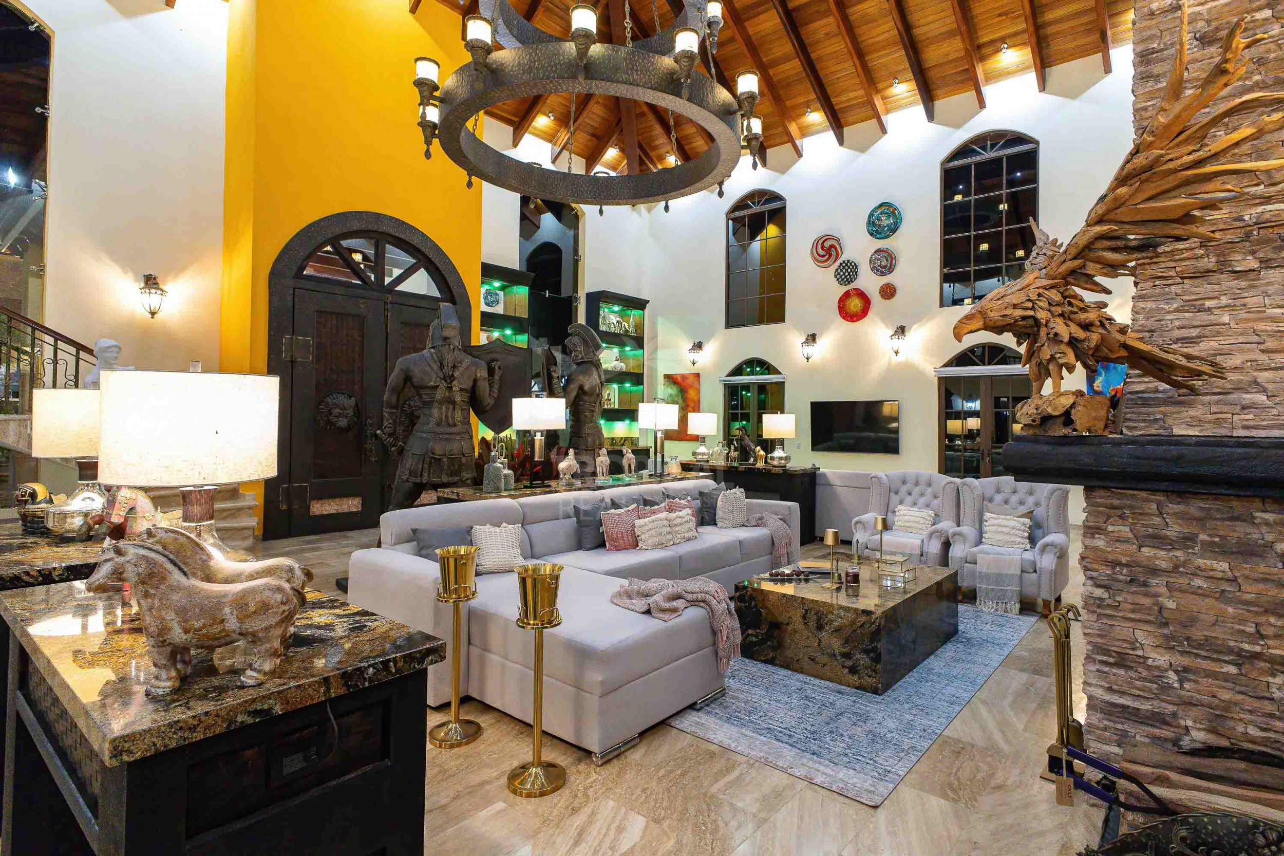 Grand Luxury Estate – Rancho Villa Verde