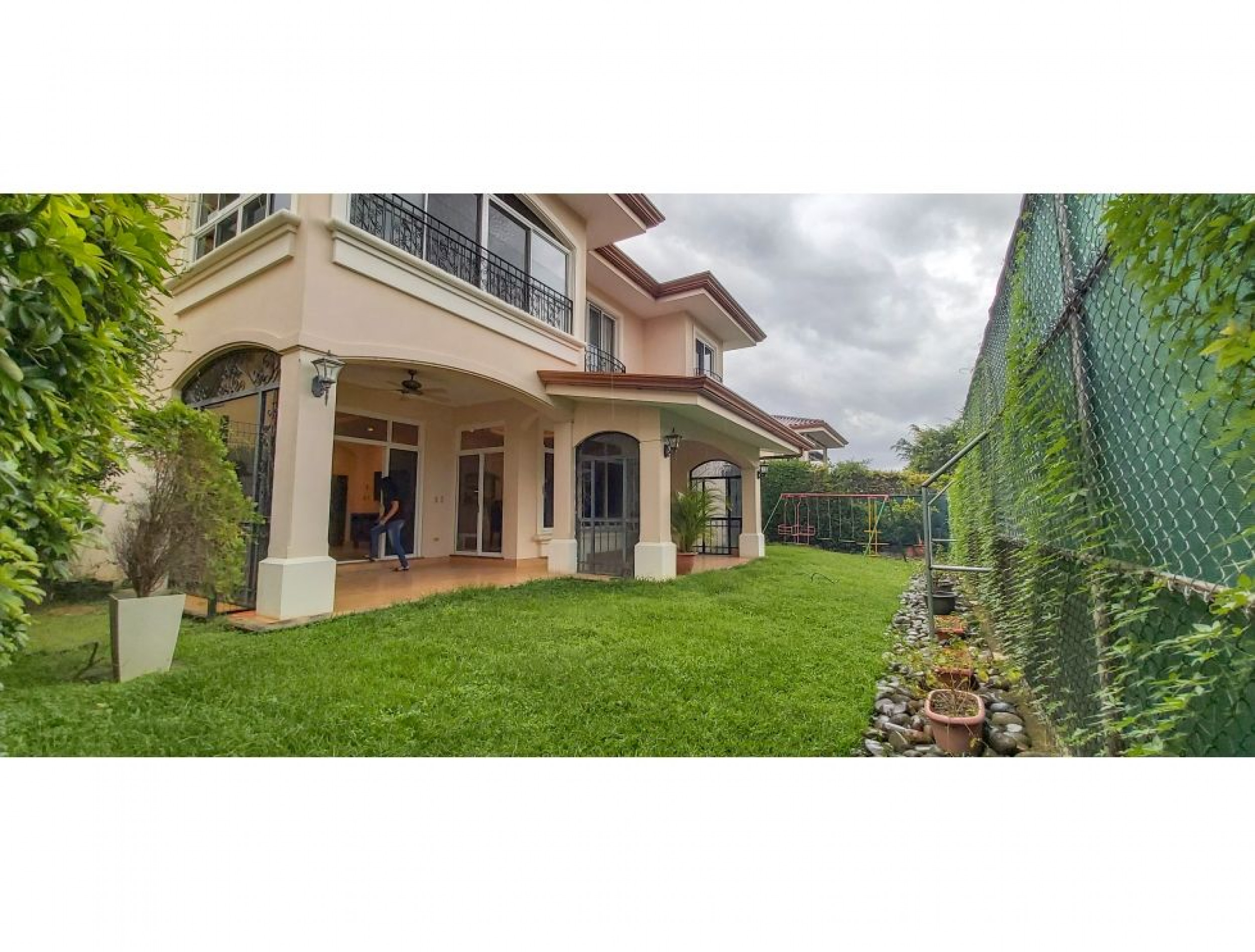 Charming Independent Residence available for Sale, Valle del Sol
