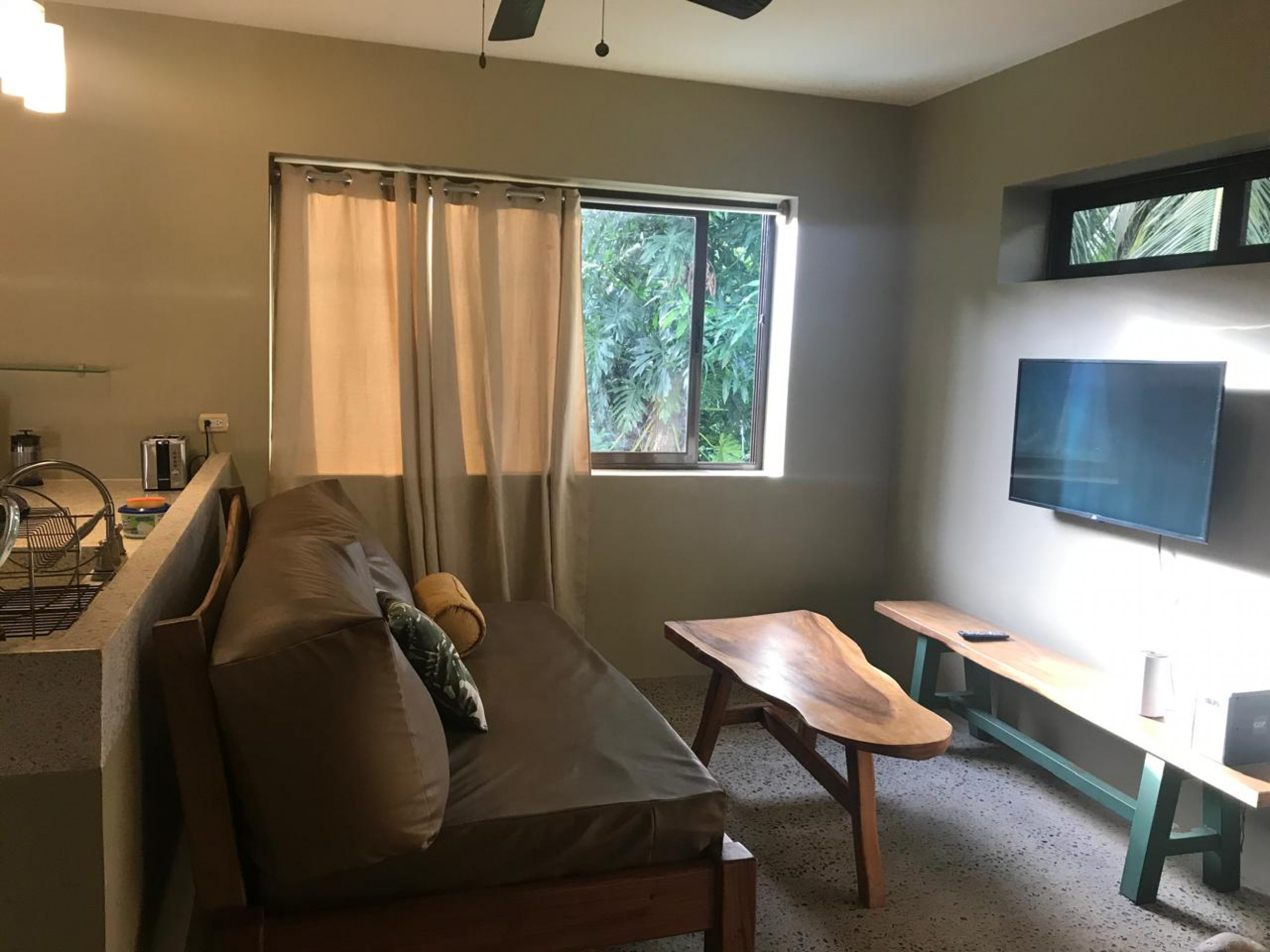 2-bedroom Apartment for rent walking distance to Playa Hermosa
