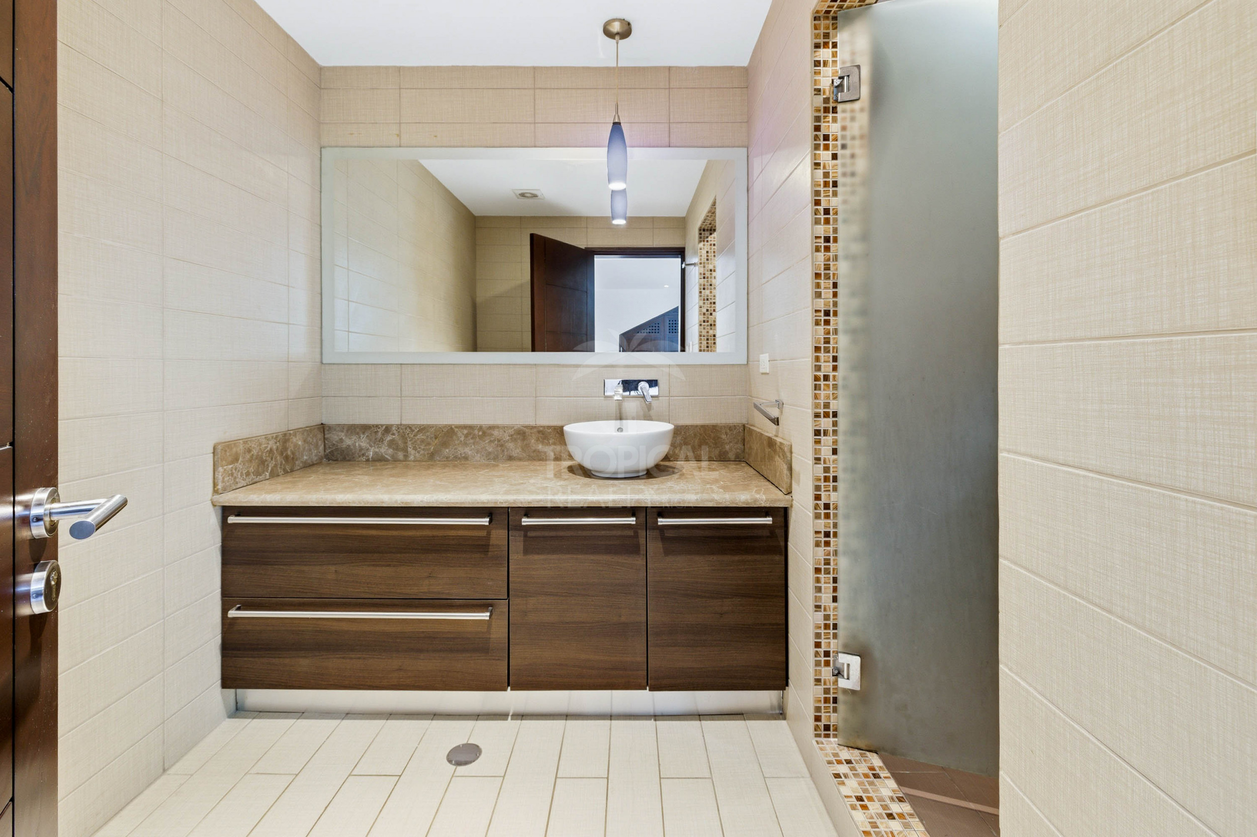 Luxury Contemporary Estate for Sale in Santa Ana with Panoramic Valley and Mountain Views
