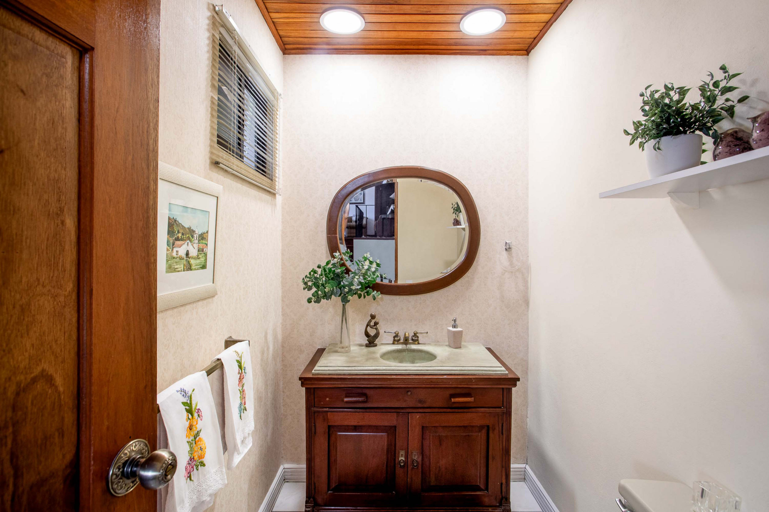 Contemporary Home with Apartment for sale in Trejos Montealegre, Escazu, SOLD