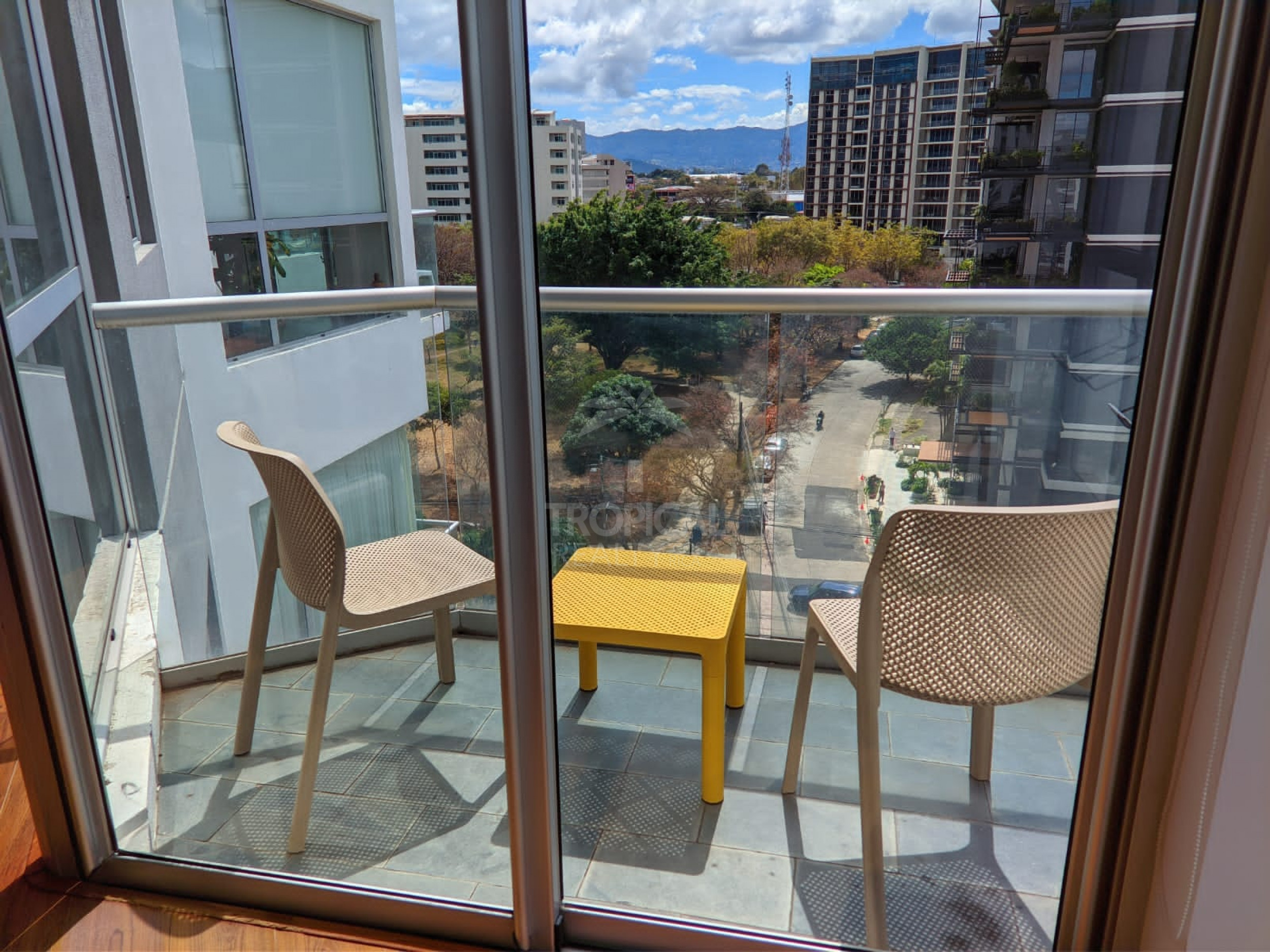 Apartment for Sale in Vistas de Nunciatura – 1 Bedroom + Office with Strong Rental Income