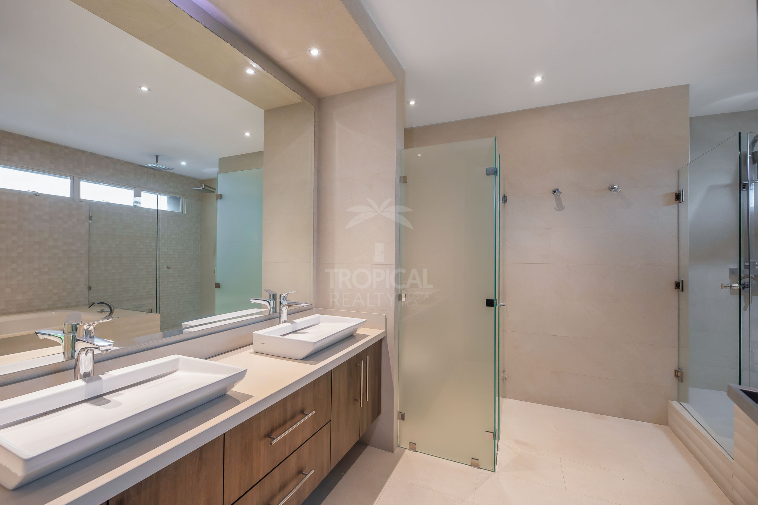 Panoramic 3-Bed Luxury Condo for Sale in Jaboncillos, Escazú | Walk to La Paco