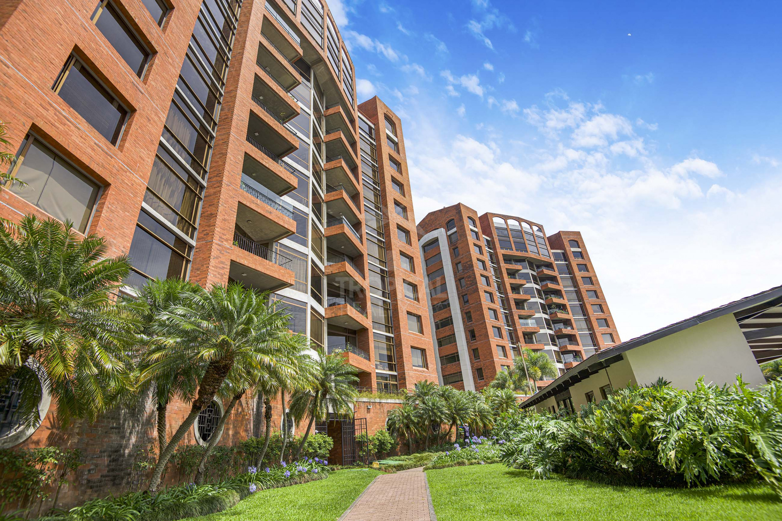 Luxury Apartment for Rent in Monte Plata, Escazú – 370 m² | Furnished | $6,000/Month
