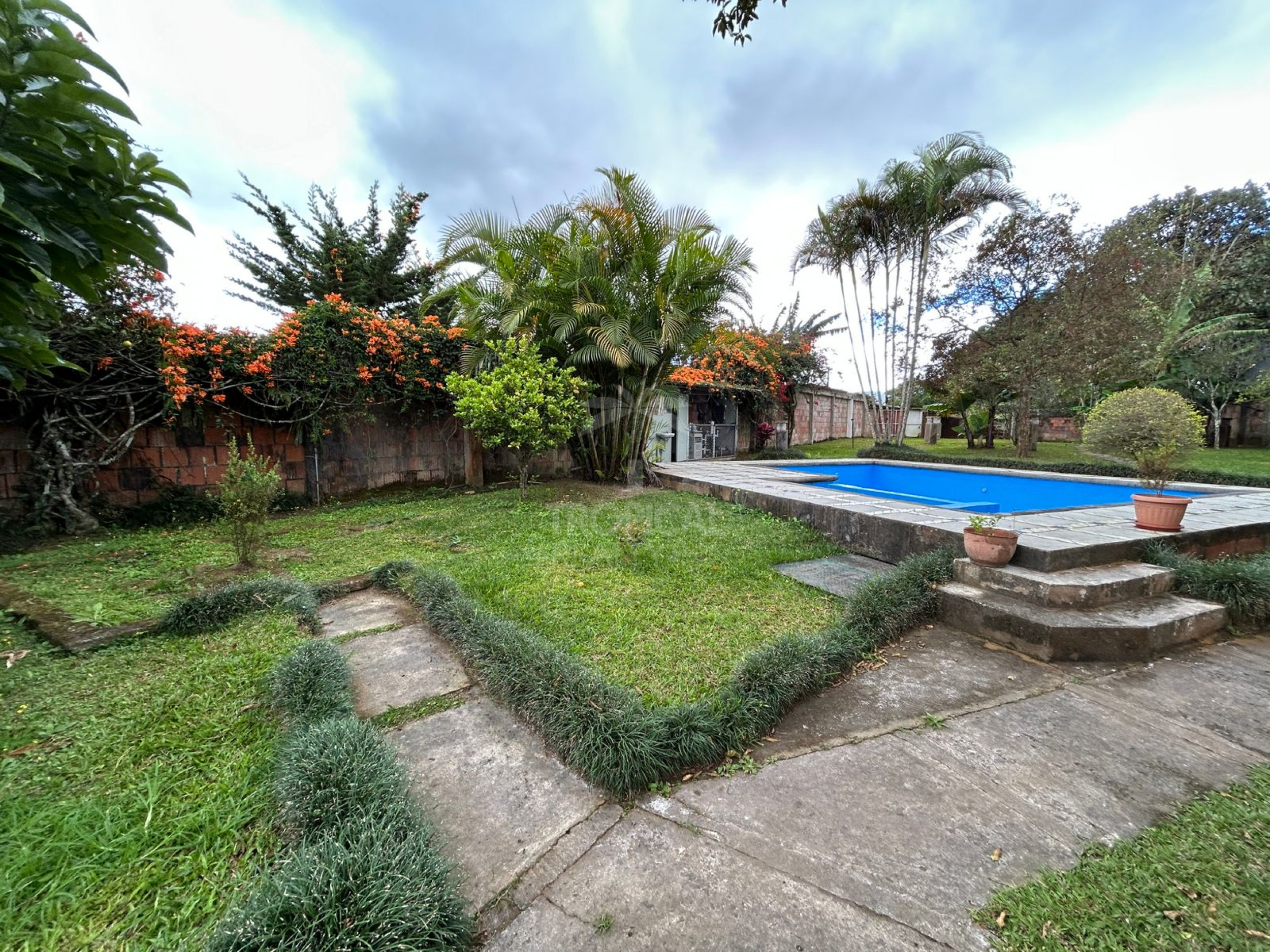 For Sale: House with Mixed Land Use in Granadilla – Large Lot with Development Potential | $819,000