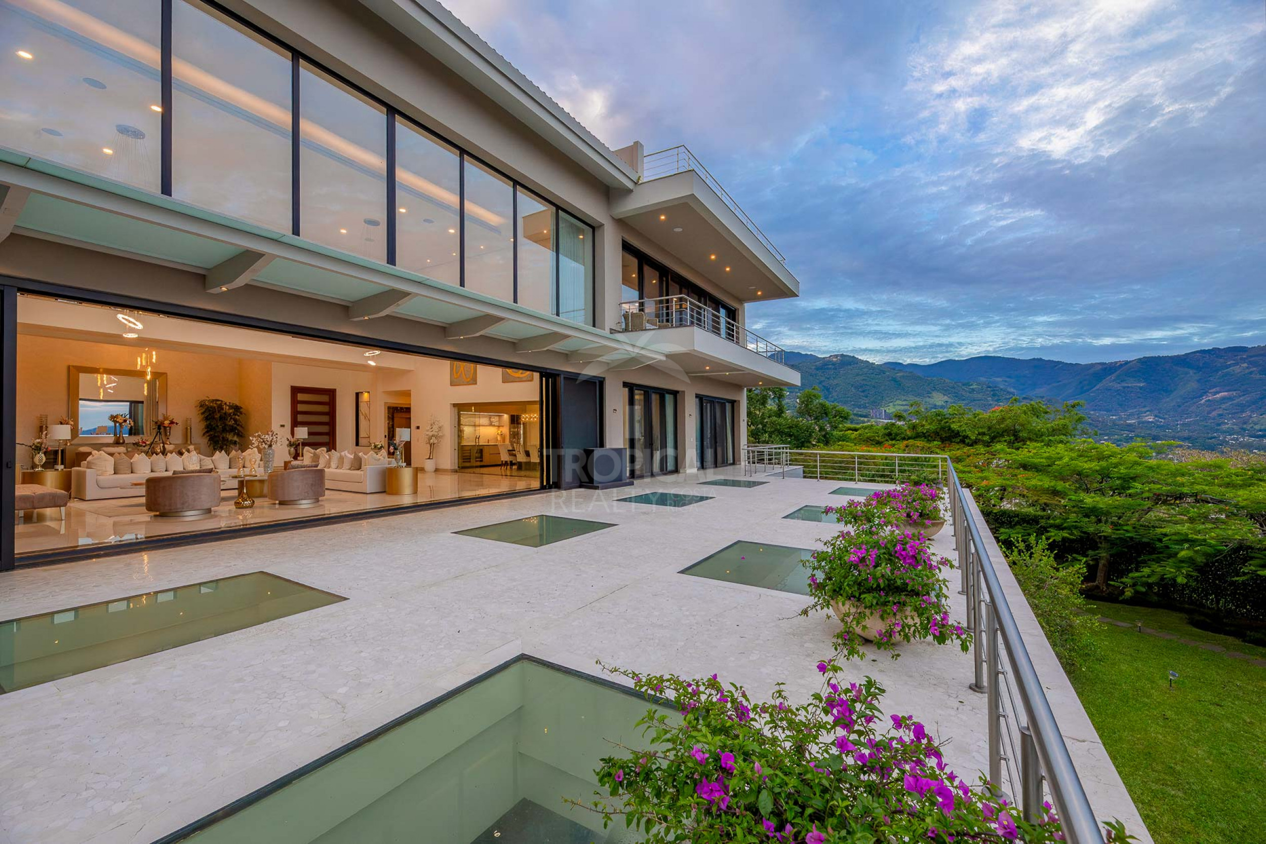 Villa Real Valley View Estate – Exceptional Luxury Residence with Panoramic Views in Santa Ana