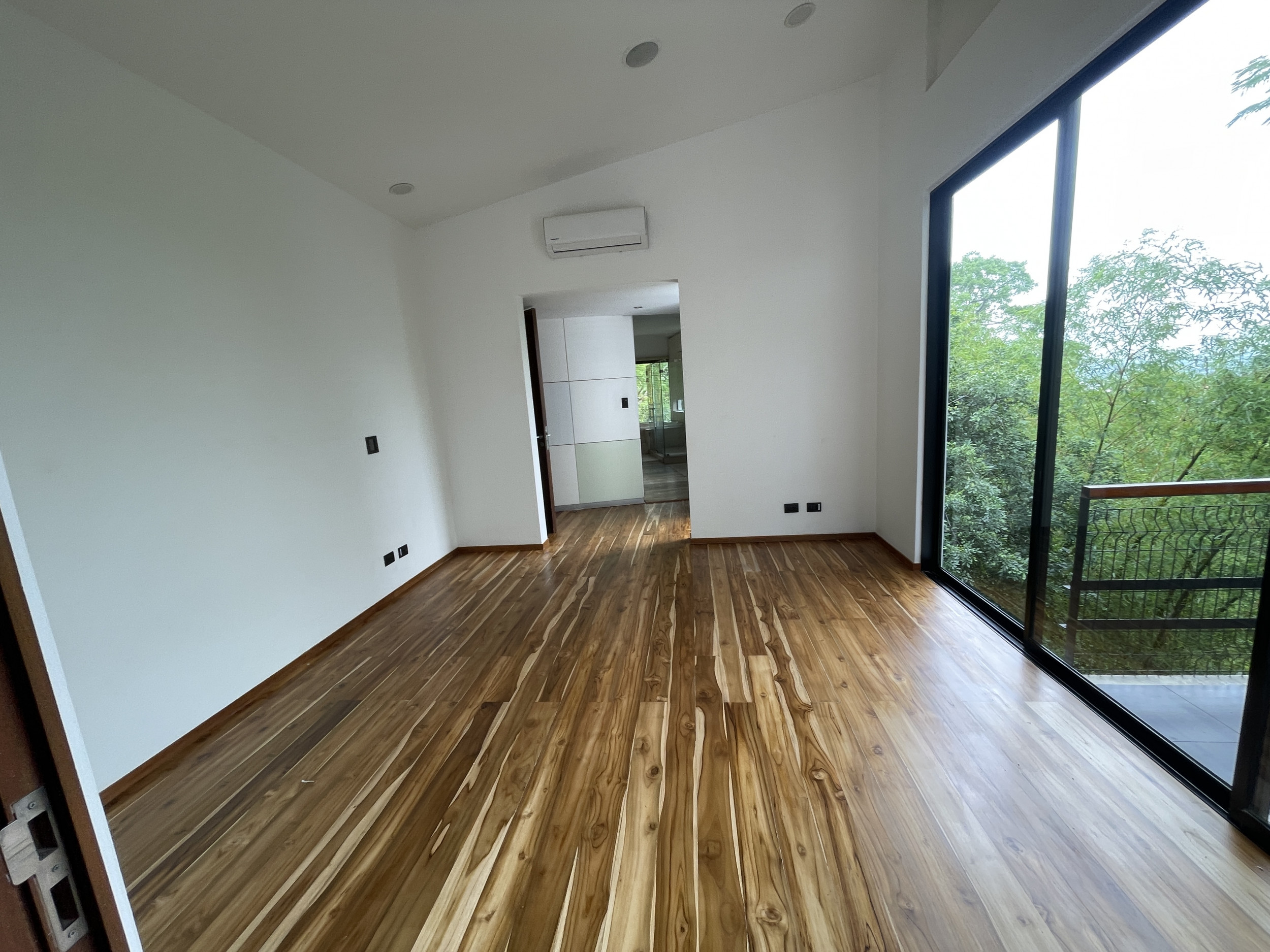 Villa Real Santa Ana: Stunning Contemporary Investment Property with Panoramic Views