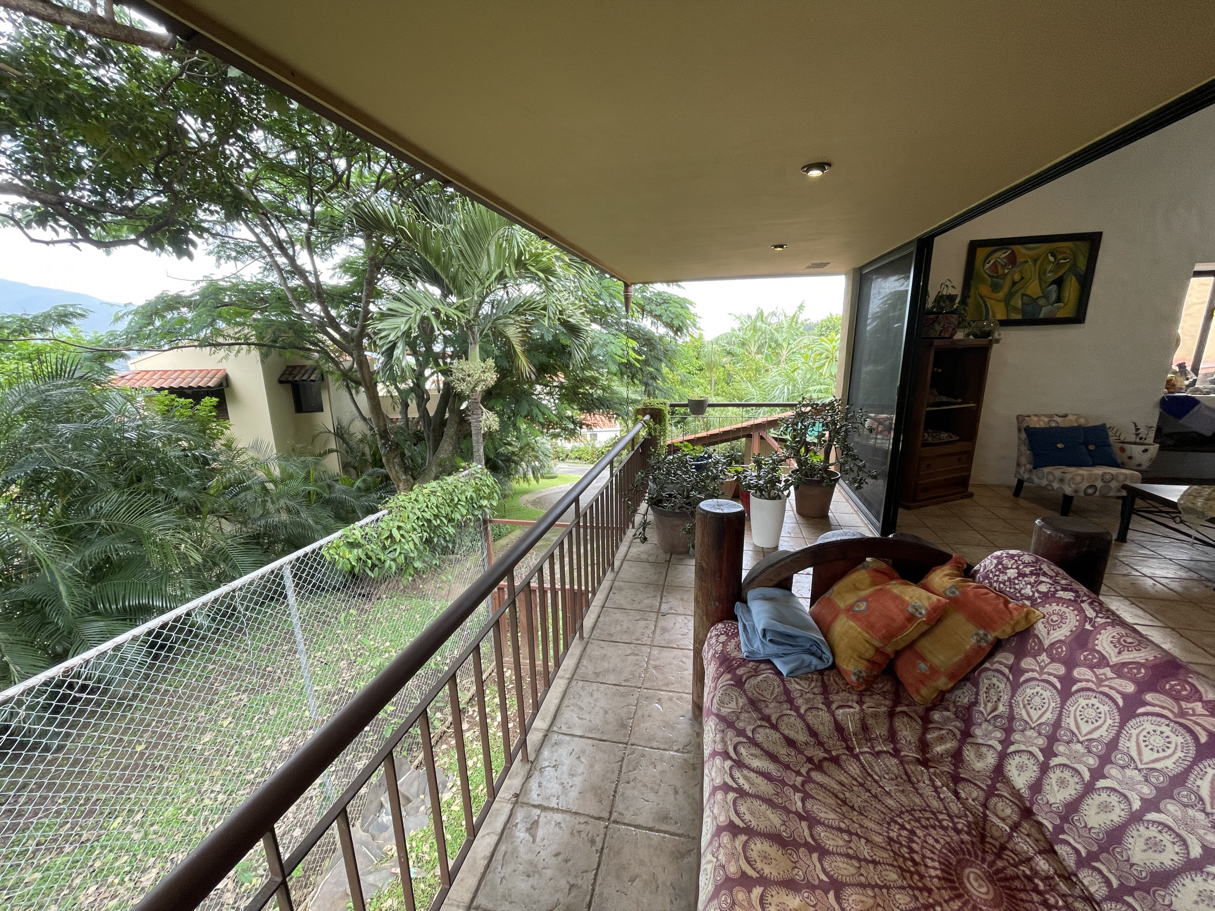 Spacious 5-Bedroom Home in Gated Community in Escazú, Guachipelin Norte