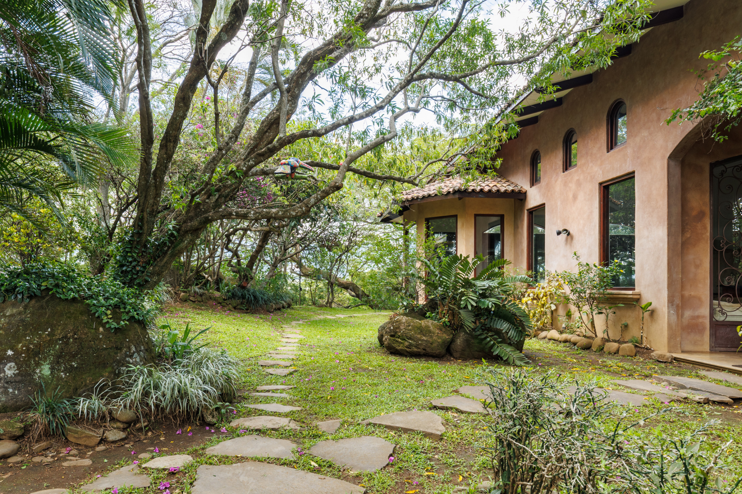 The Country Retreat You Dreamed Of LUXURY PRIVATE ESTATE