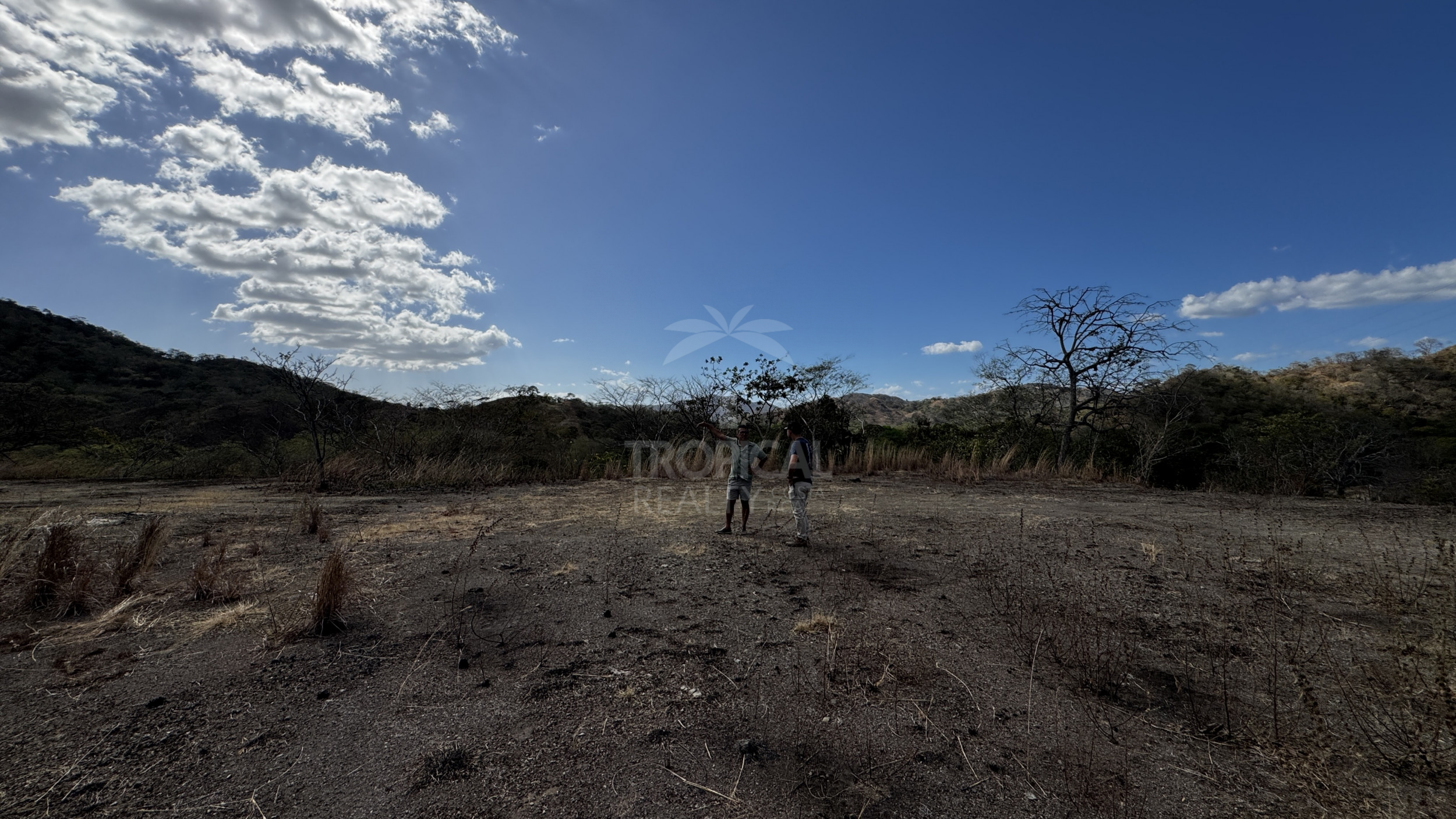 1.4 Hectares in Nuevo Colón, Guanacaste – 92 m Road Frontage