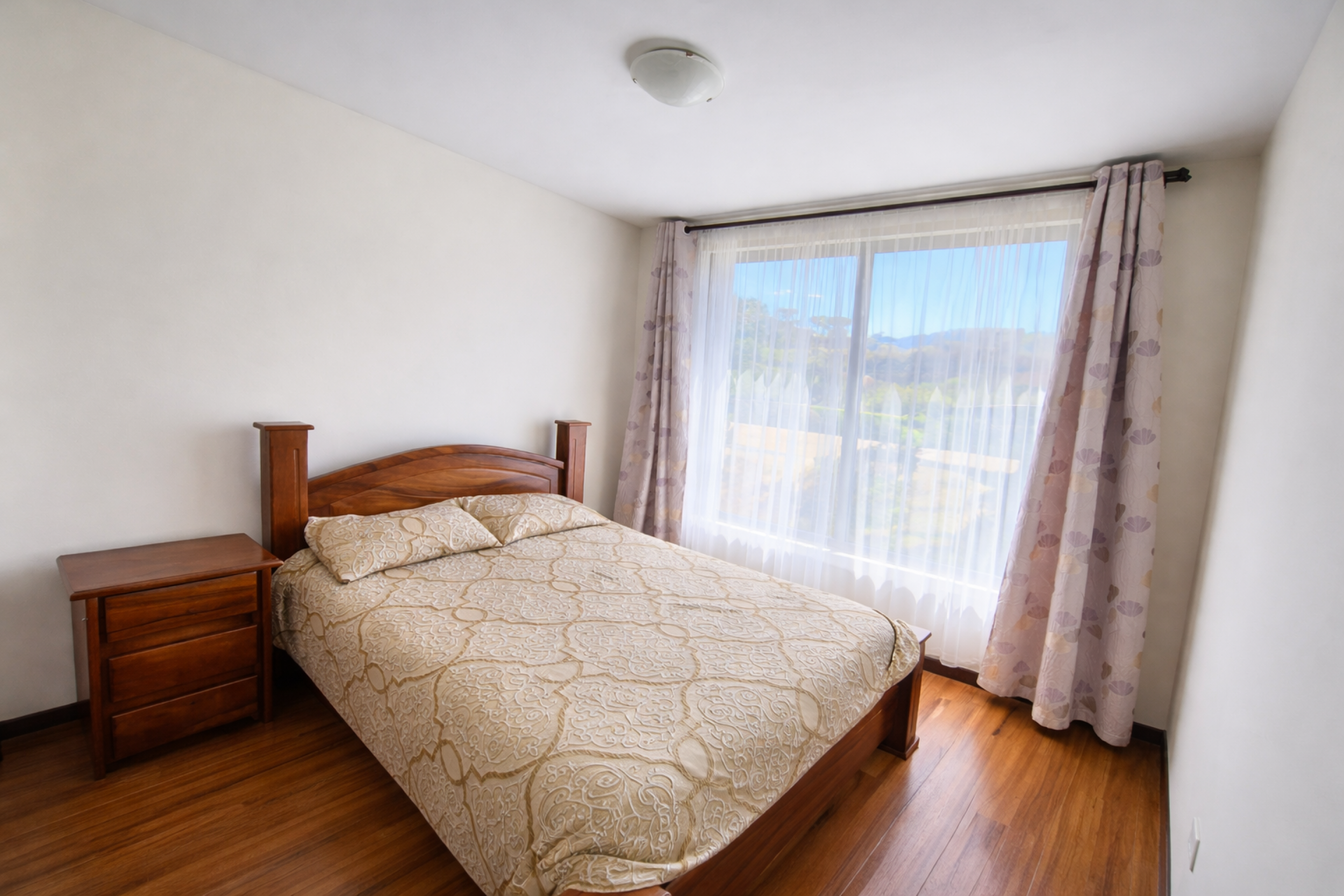 Furnished Apartment for Rent in Sabana Oeste – Balcony & Prime Location