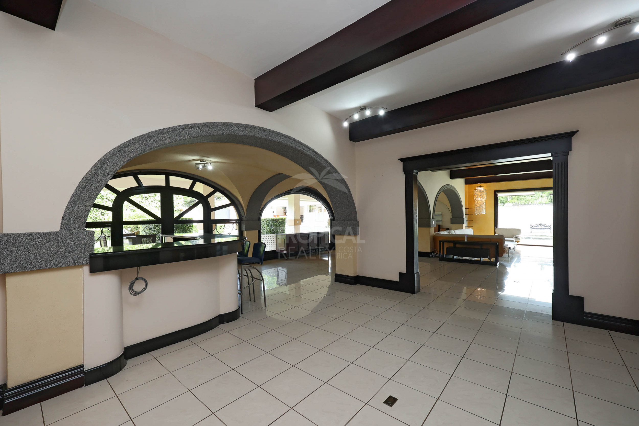 Luxury Home for Sale in Pinares de Curridabat – Modern Elegance Meets Timeless Comfort
