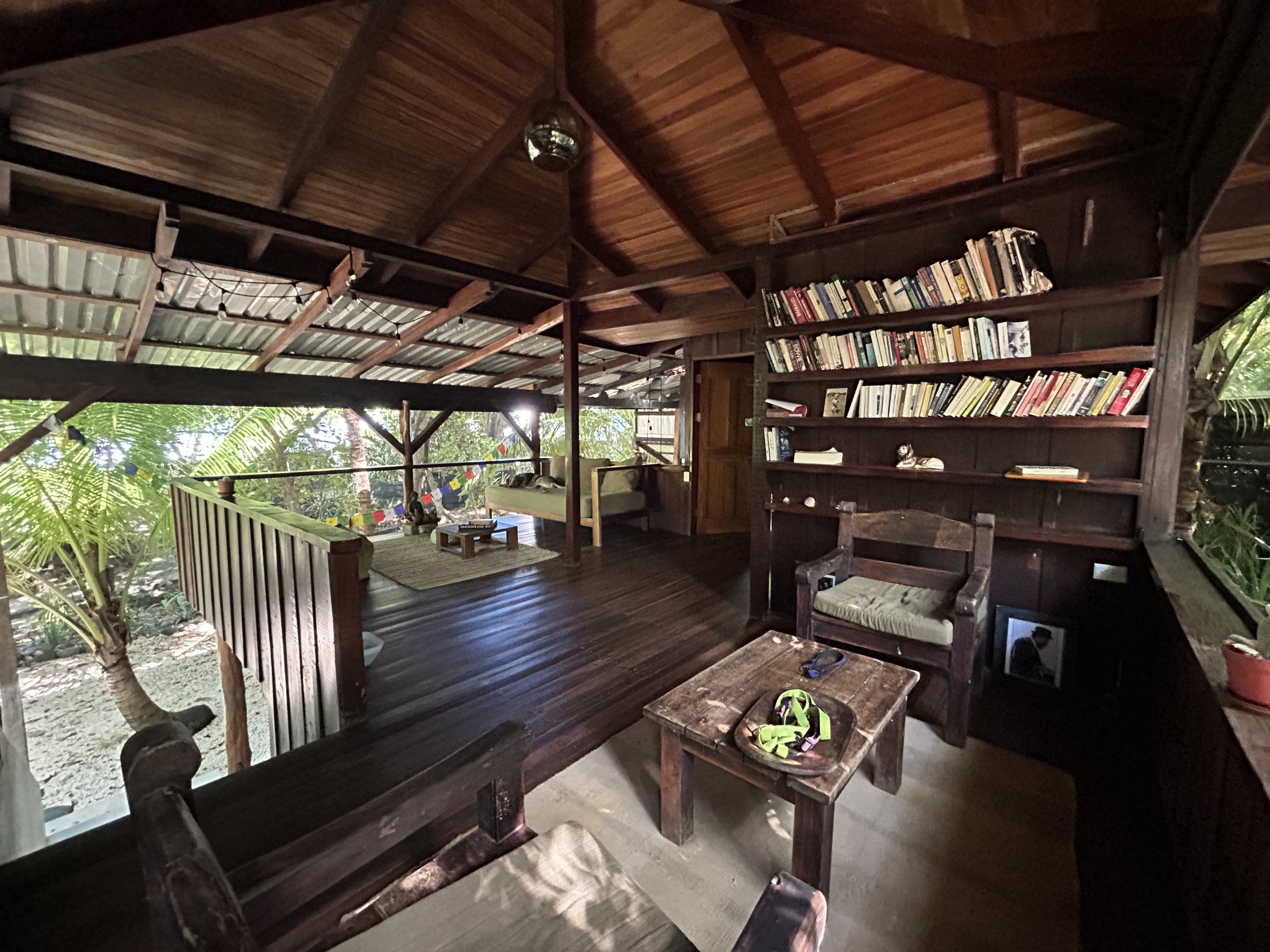 Beachfront house for rent in Santa Teresa