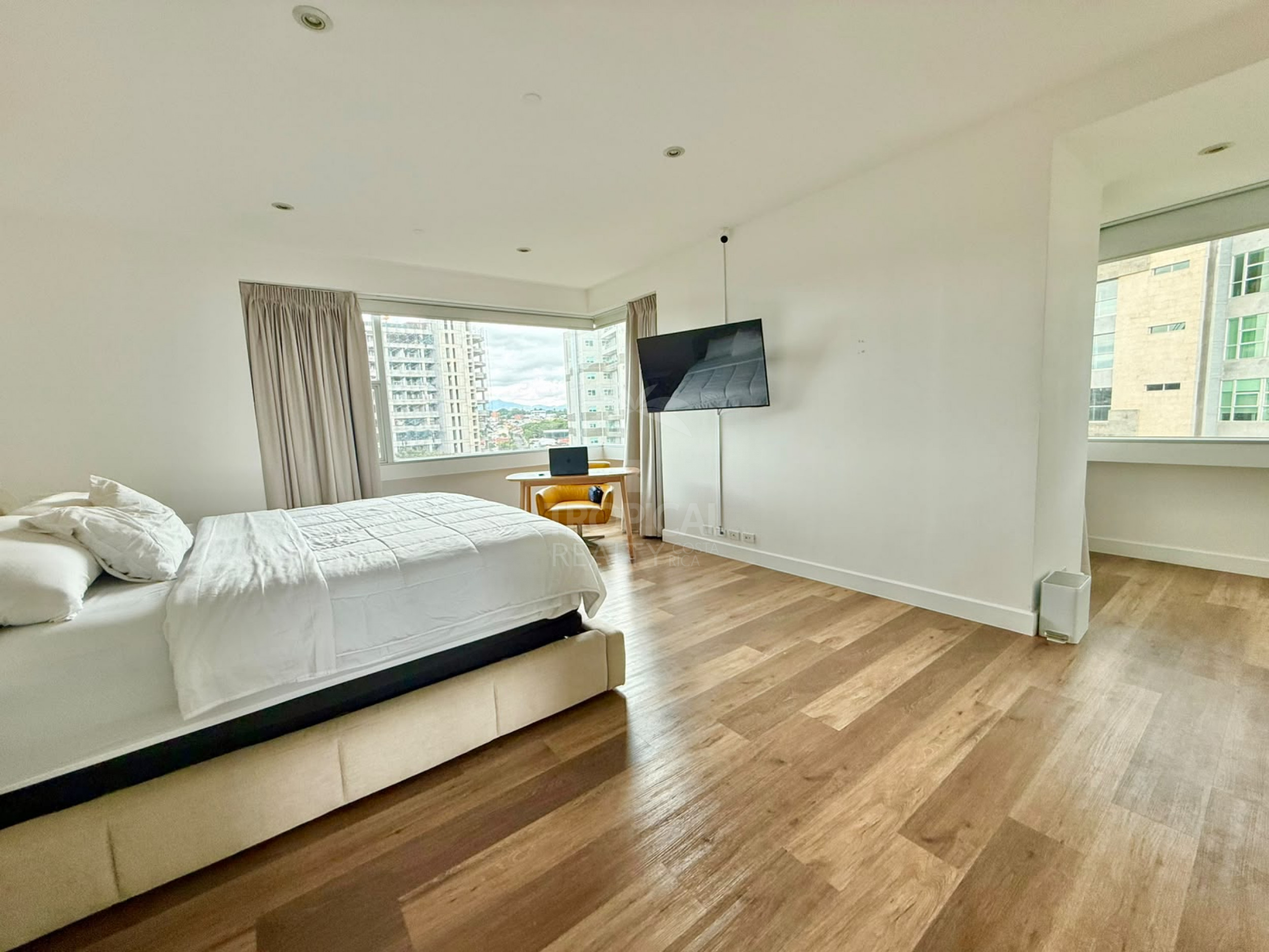 Luxurious Condo for Sale in Central Park Escazú – 3 Bedrooms, Premium Location, and Exclusive Lifestyle