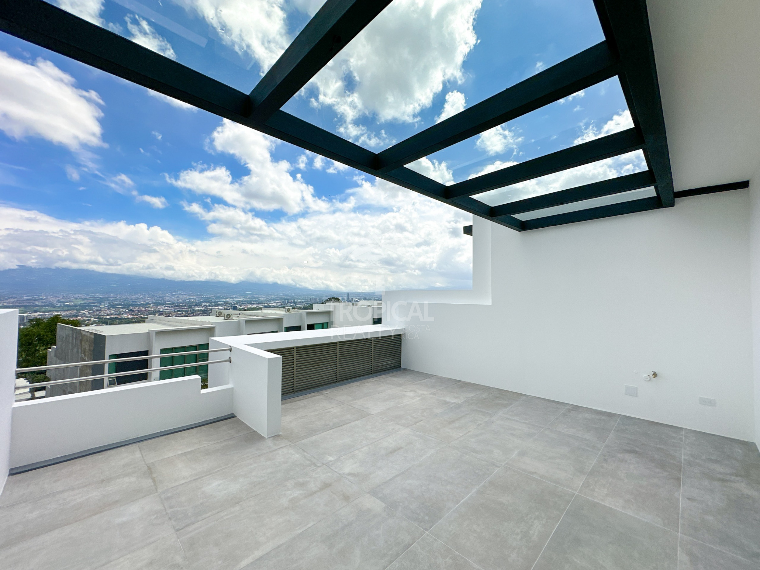 Discover your dream home in the prestigious Bonavista Condominium!