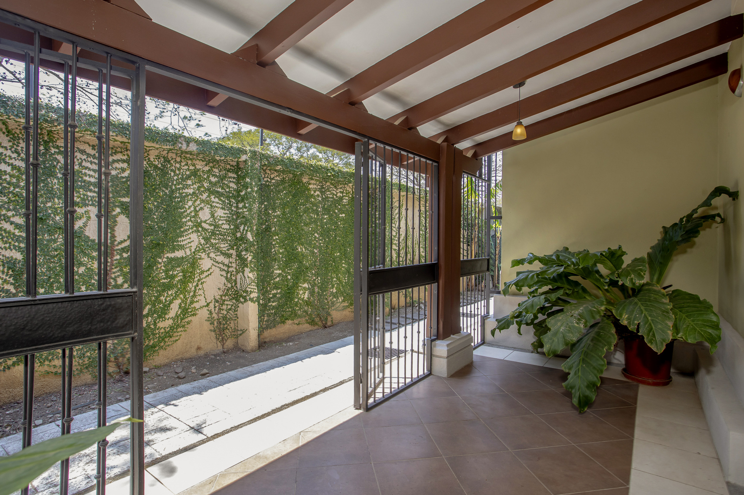 Stunning Single-Level Home in Bosques de Lindora, Santa Ana | 4 Bedrooms, Luxury Amenities & Prime Location