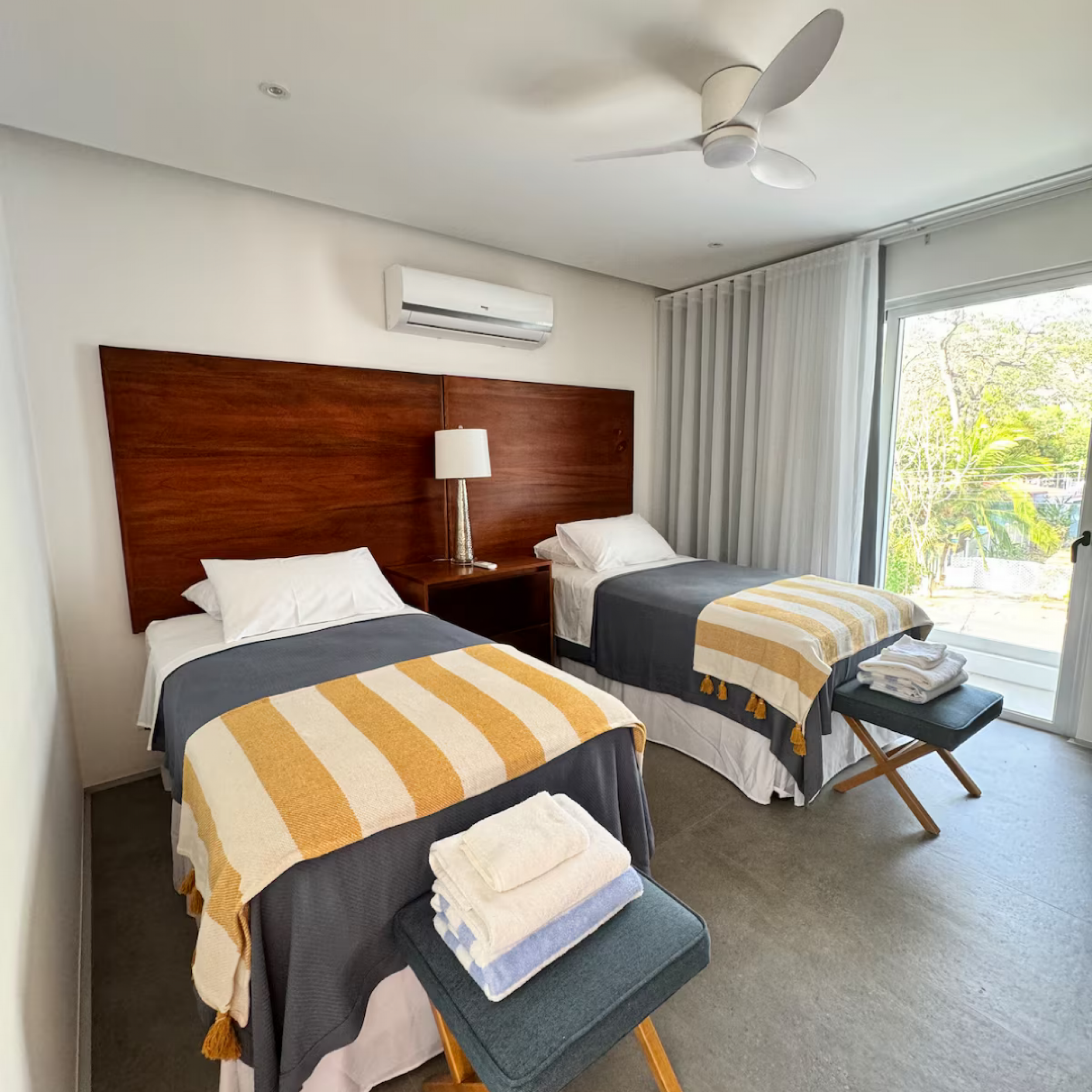 Unique Investment Opportunity in Playa Tivives, Puntarenas