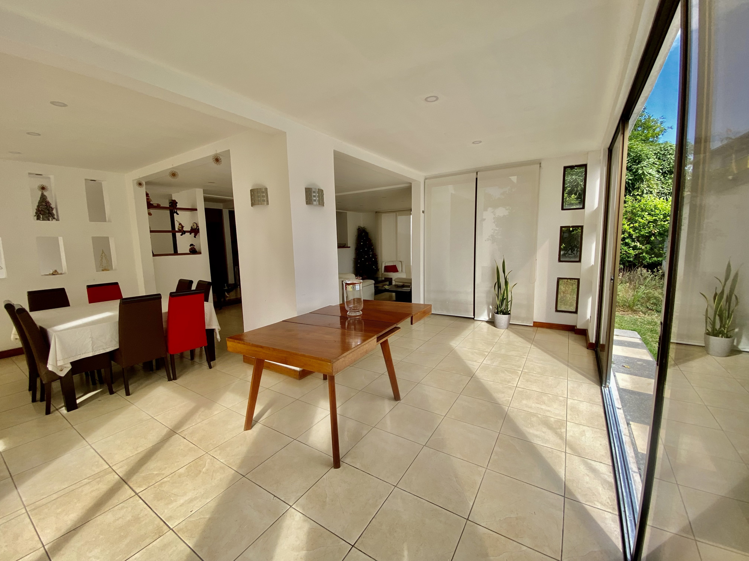 SOLD Luxury Contemporary Residence in Escazú: Spacious Living, Natural Light, and Exclusive Amenities in South Guachipelin
