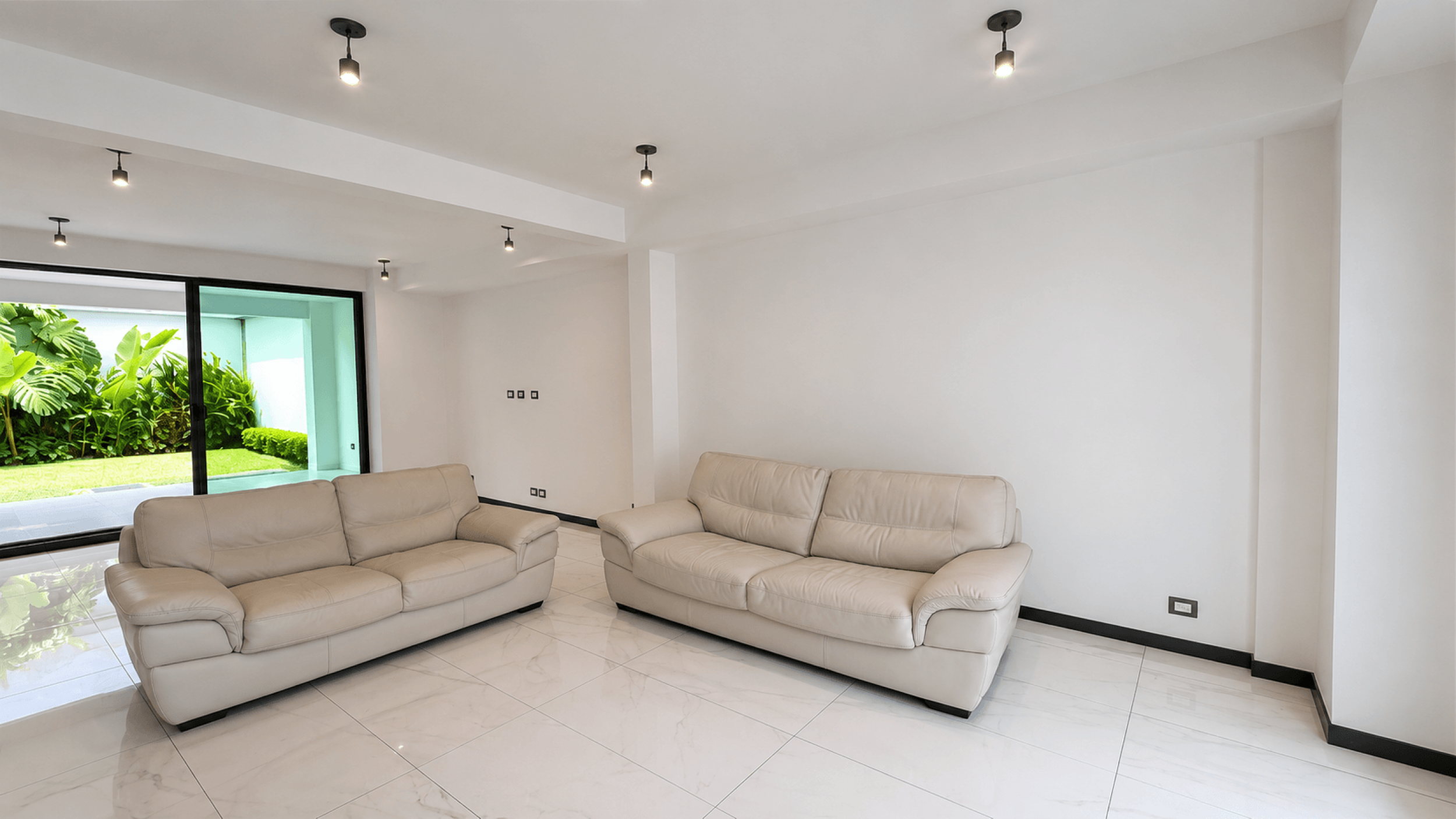 Modern Home for Rent in Santa Ana – 3 Bedrooms with Terrace and Spacious Living Areas