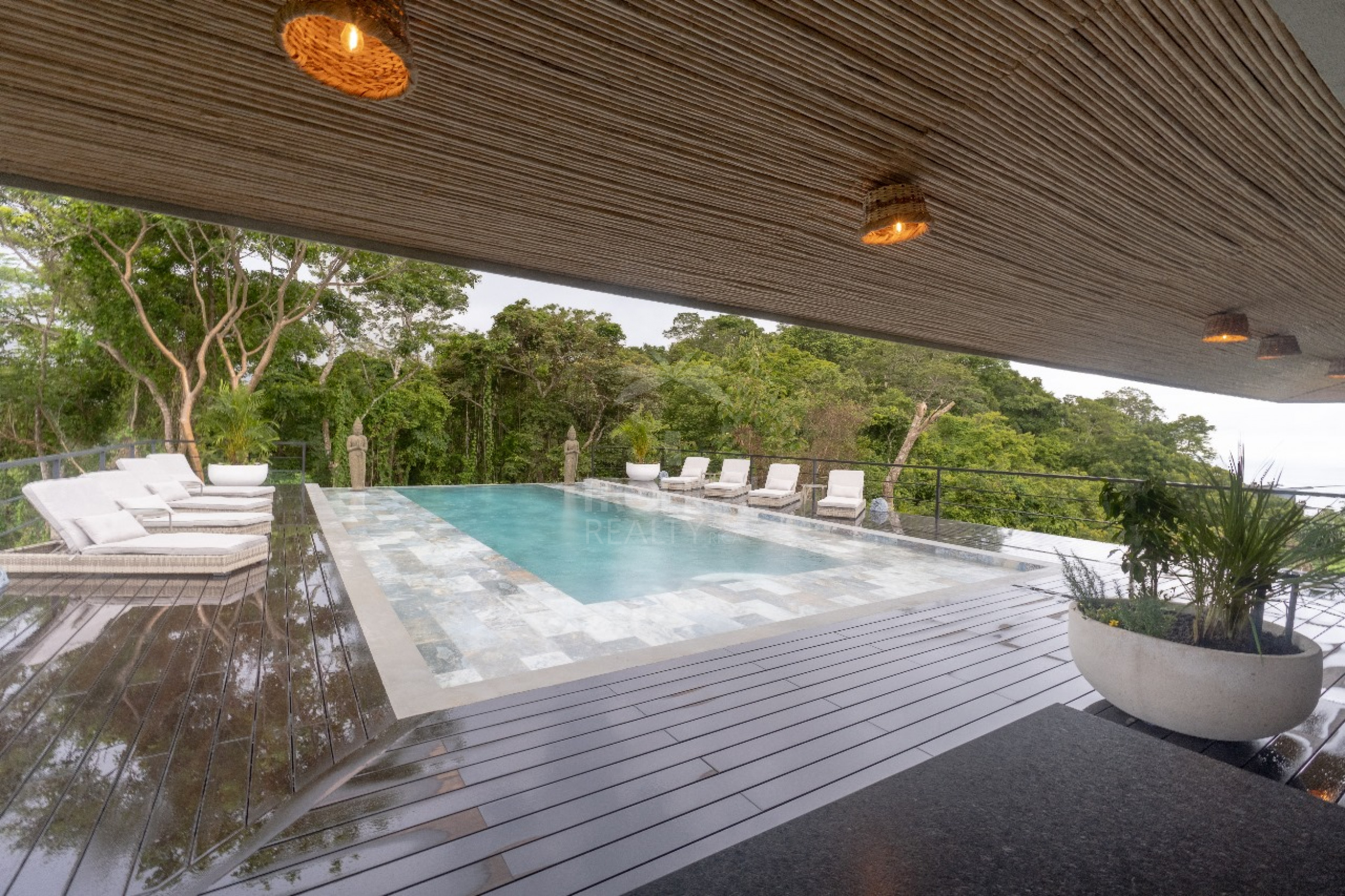Luxury Residence with Infinity Pool and 360° ocean views in Costa Rica's "Blue Zone"