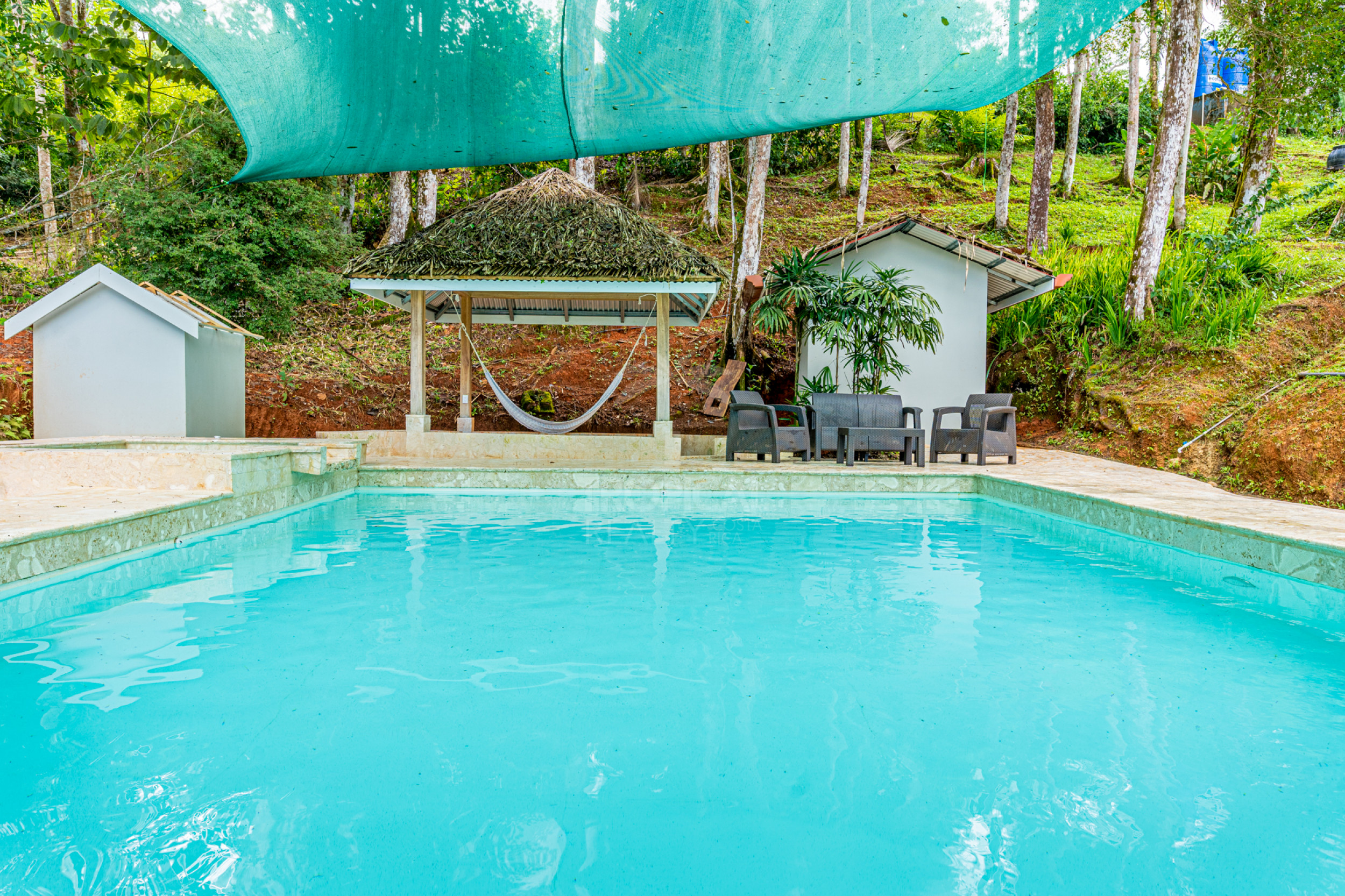 Ocean-View Boutique Hotel in Dominical – 13 Turn-Key Units on 1 Hectare