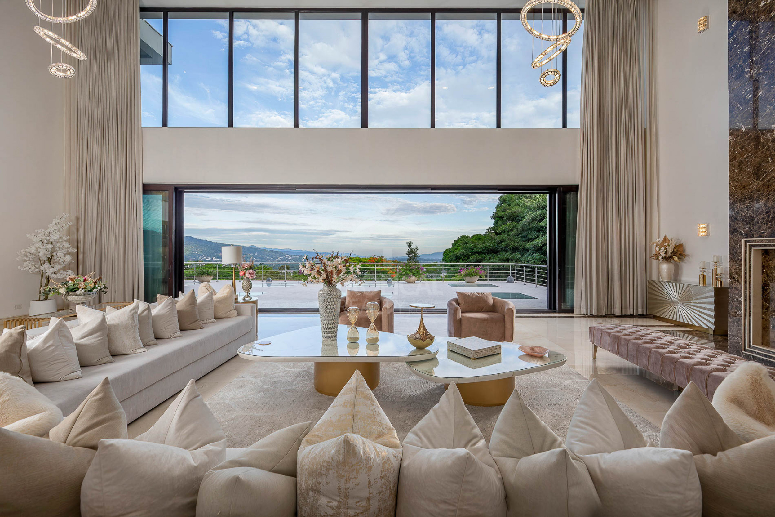 Villa Real Valley View Estate – Exceptional Luxury Residence with Panoramic Views in Santa Ana