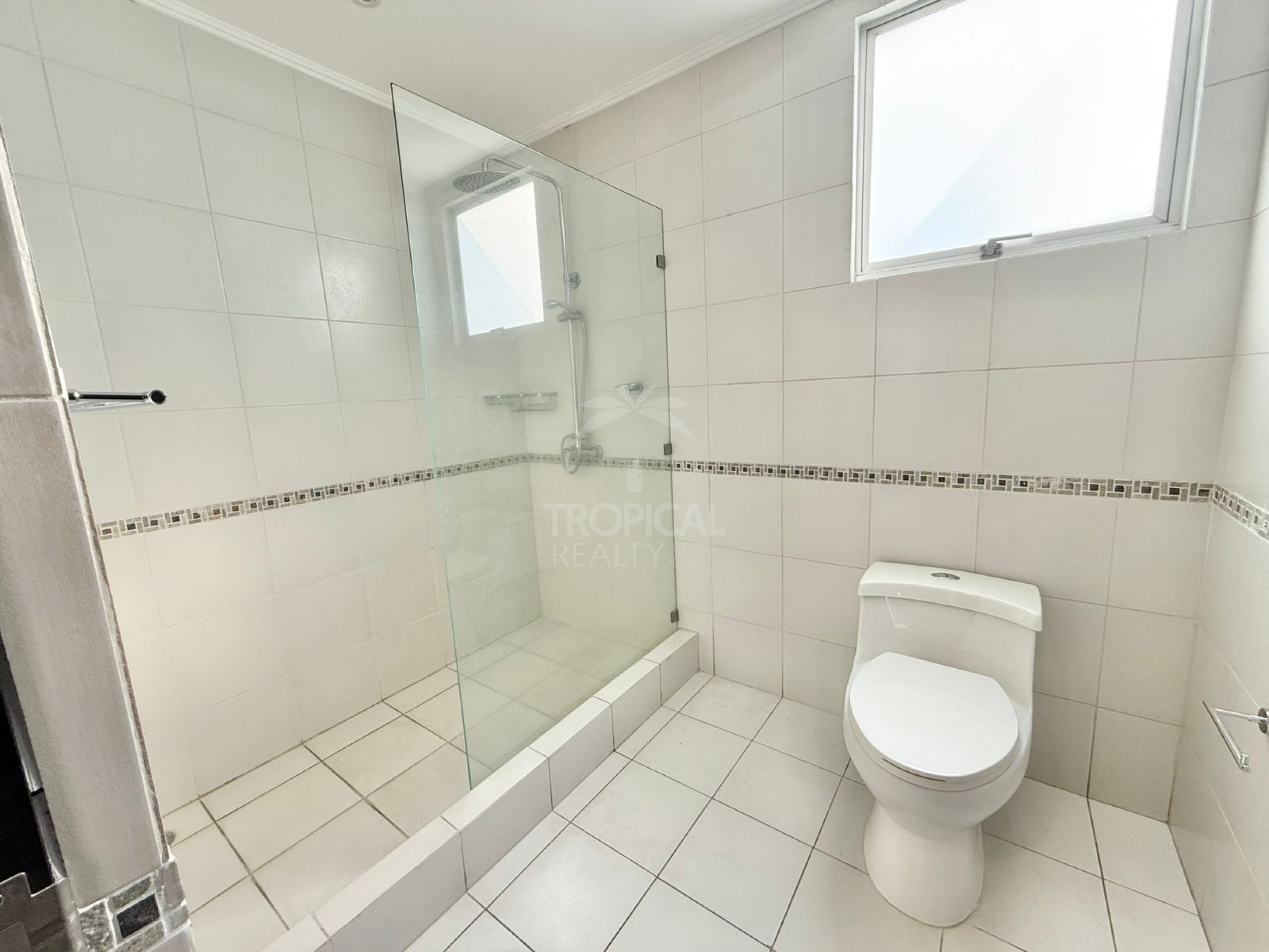 Modern Home in Gated Community with Full Amenities – Pozos, Santa Ana | $395,000