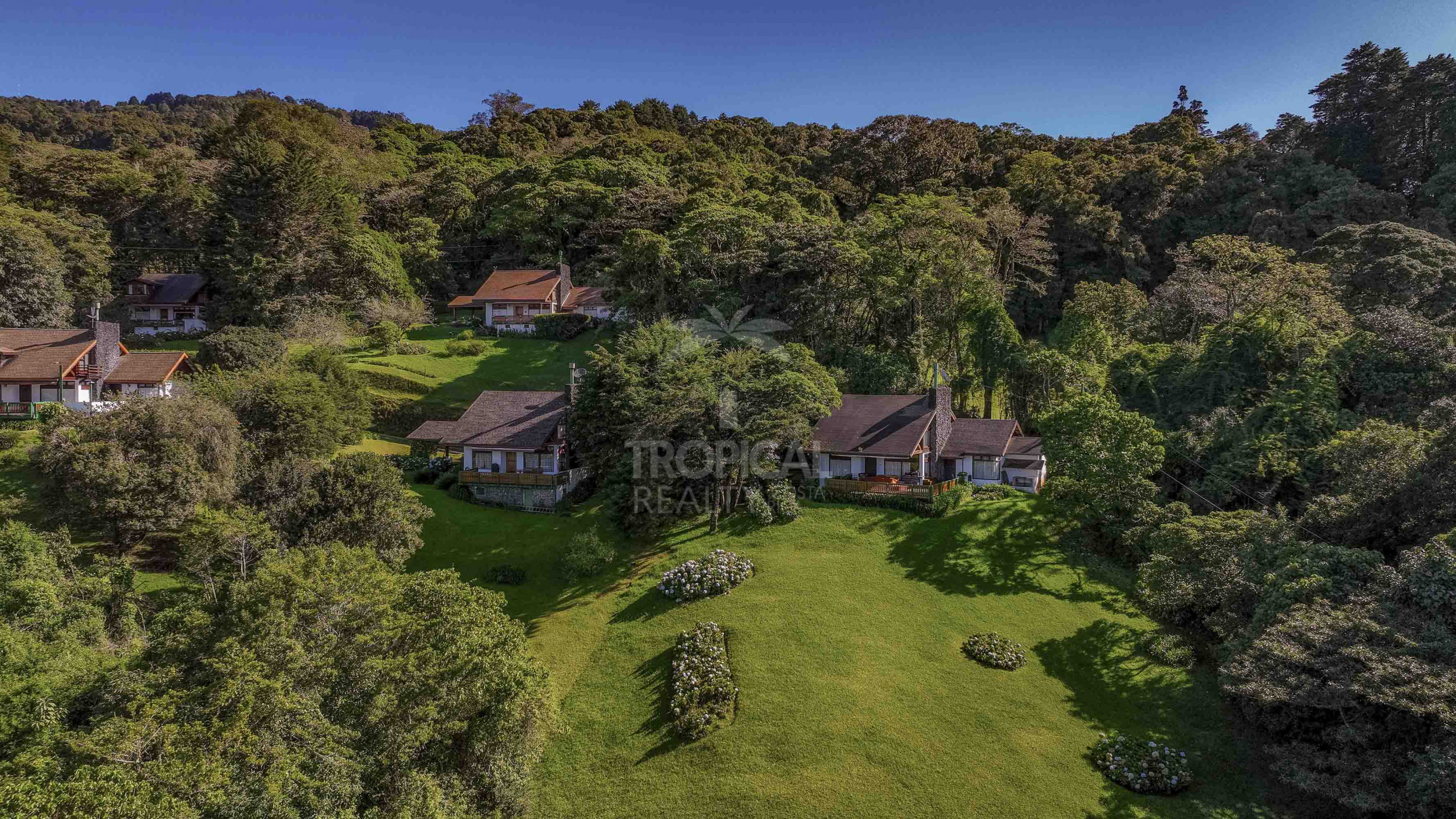 Alpine-Inspired Mountain Retreat in Monte Lagos, Heredia – A Nature Lover’s Paradise