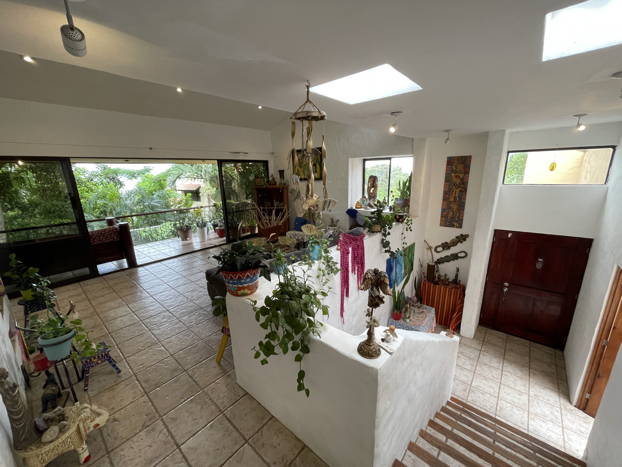 Spacious 5-Bedroom Home in Gated Community in Escazú, Guachipelin Norte