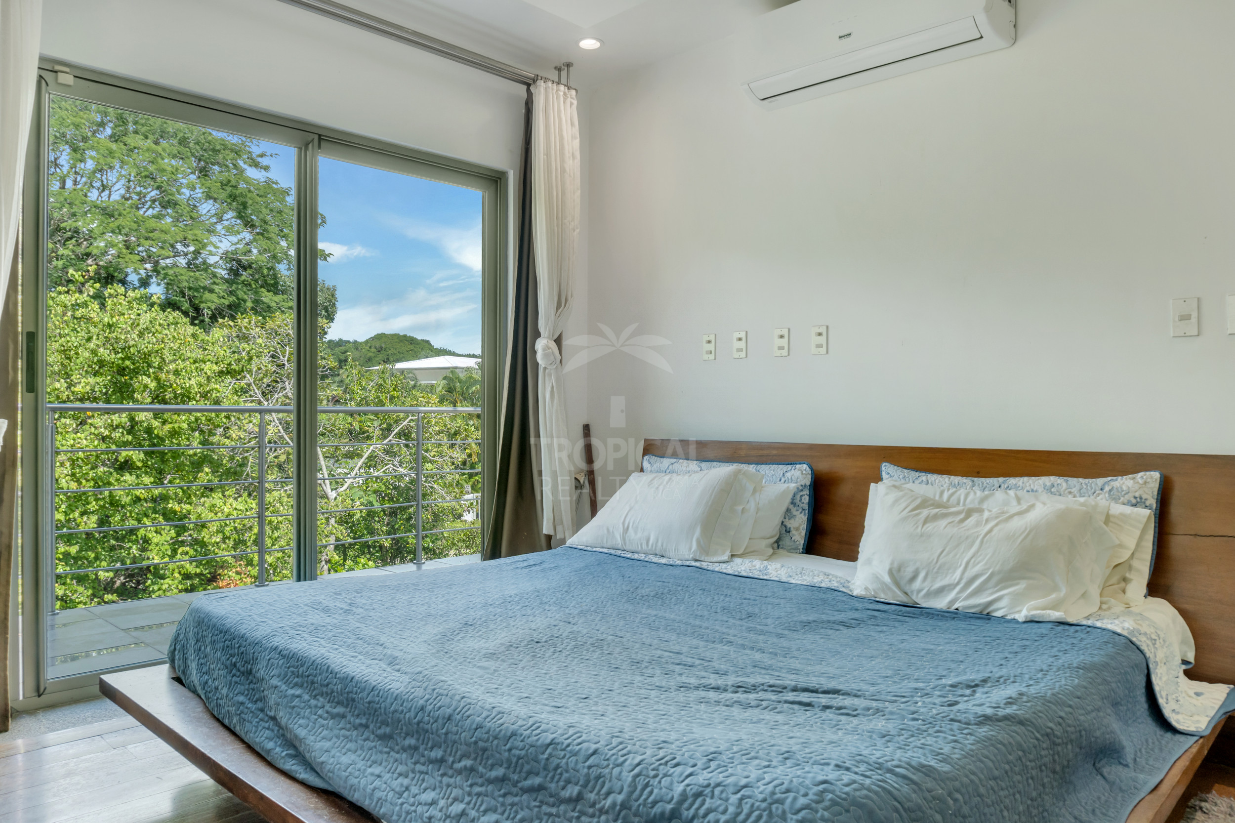 Modern Jungle Villa in Las Delicias – Santa Teresa