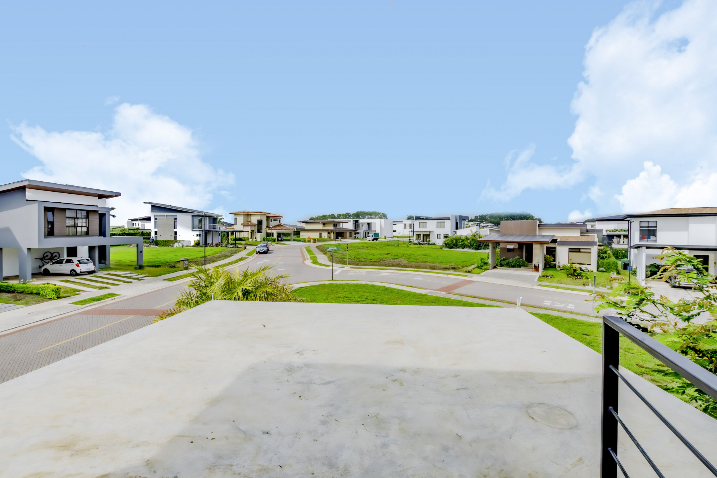 House for Sale in Hacienda Los Reyes, Guácima: Elegance and Comfort in an Exclusive Setting