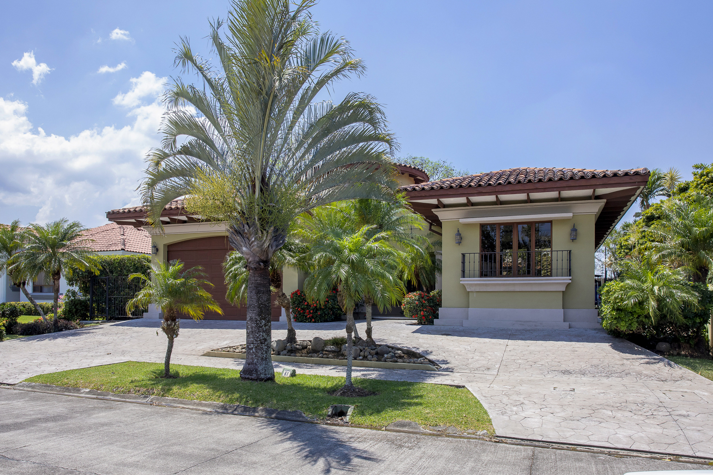 Stunning Single-Level Home in Bosques de Lindora, Santa Ana | 4 Bedrooms, Luxury Amenities & Prime Location