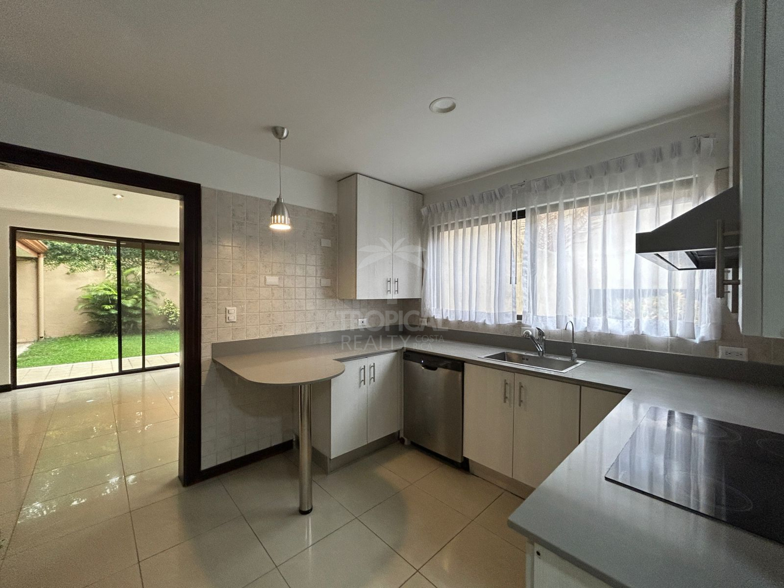 House for Sale in Escazú Gated Community Near World Gym – 3 Bedrooms, Office & Private Garden