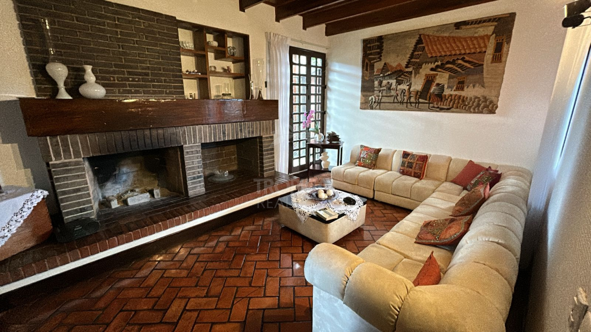 For Sale: House with Mixed Land Use in Granadilla – Large Lot with Development Potential | $819,000