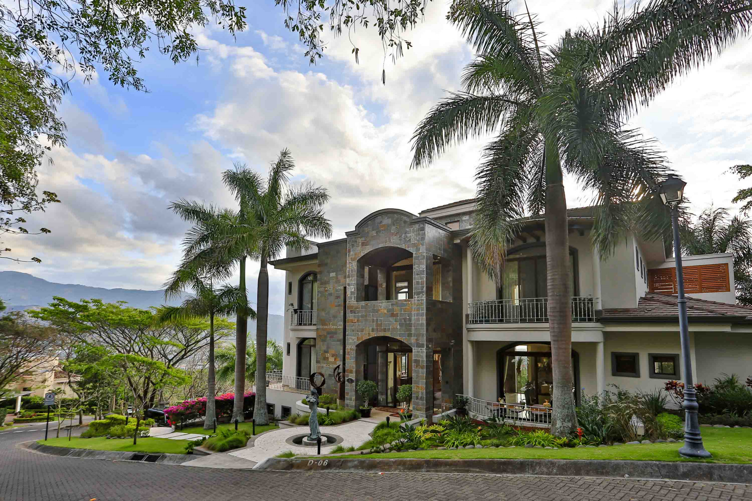Breathtaking Views & Privacy - The Infinity Estate in Villa Real