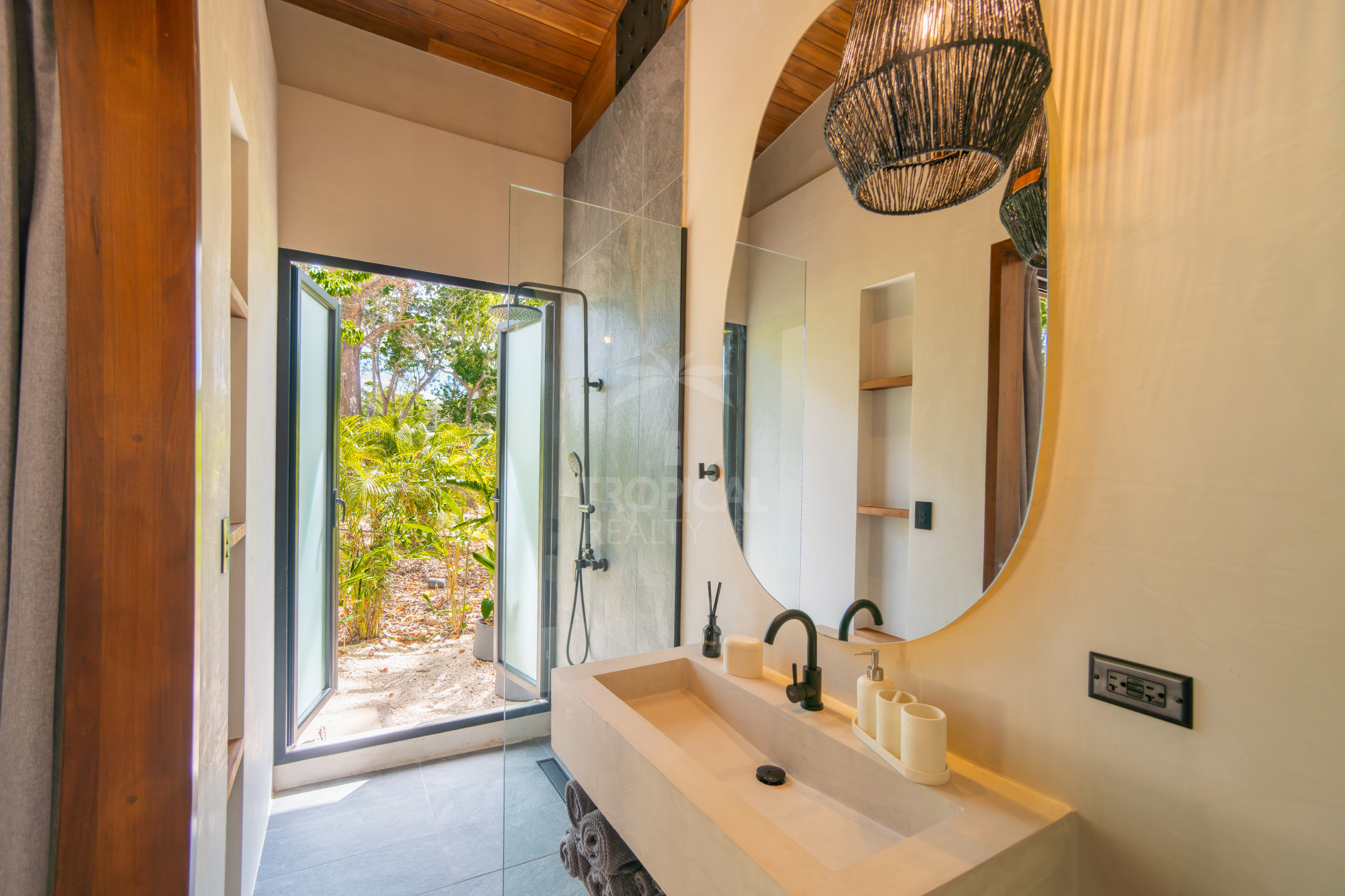 Luxury Ocean View Villa in Santa Teresa – 7,204 m² of Privacy & Nature