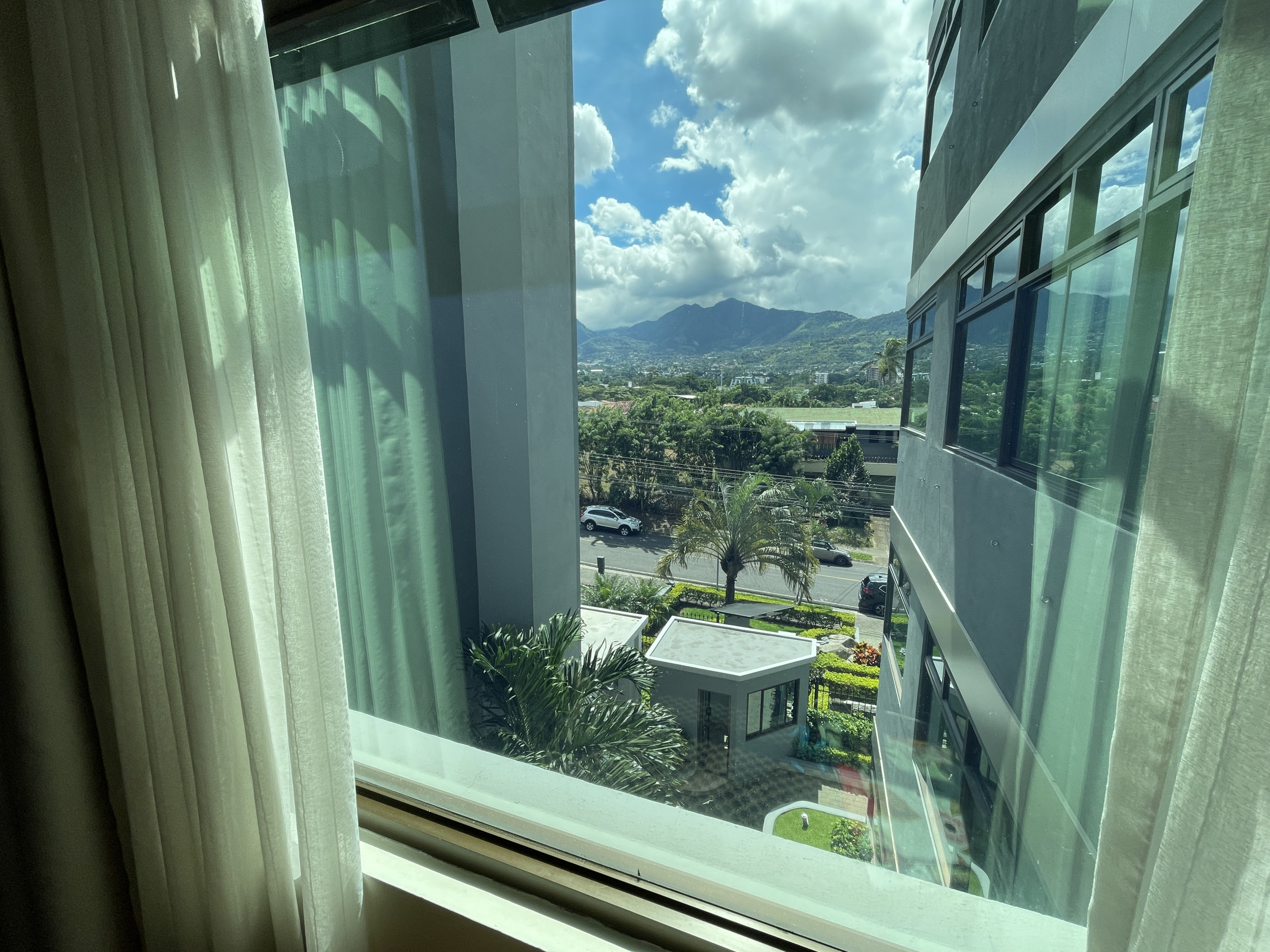 Trejos Montealegre, elegant apartment for sale SOLD