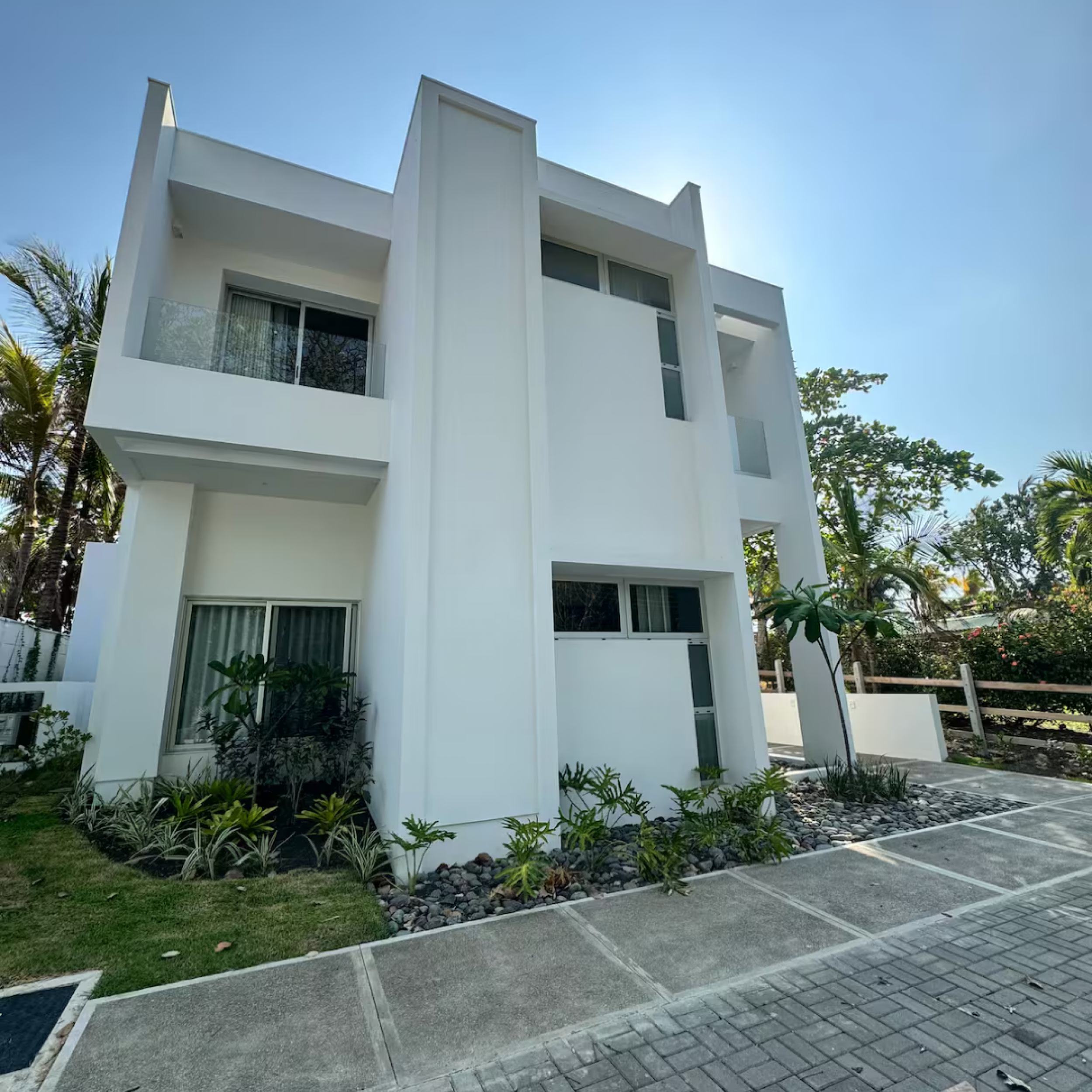 Unique Oceanfront Investment Opportunity in Playa Tivives, Puntarenas