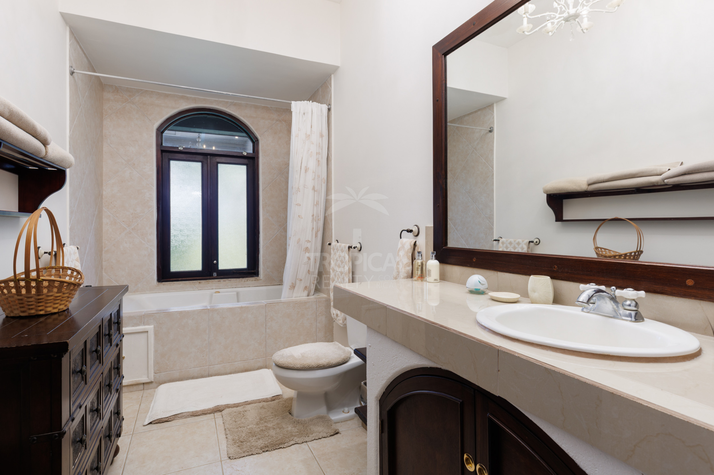 The Country Retreat You Dreamed Of LUXURY PRIVATE ESTATE