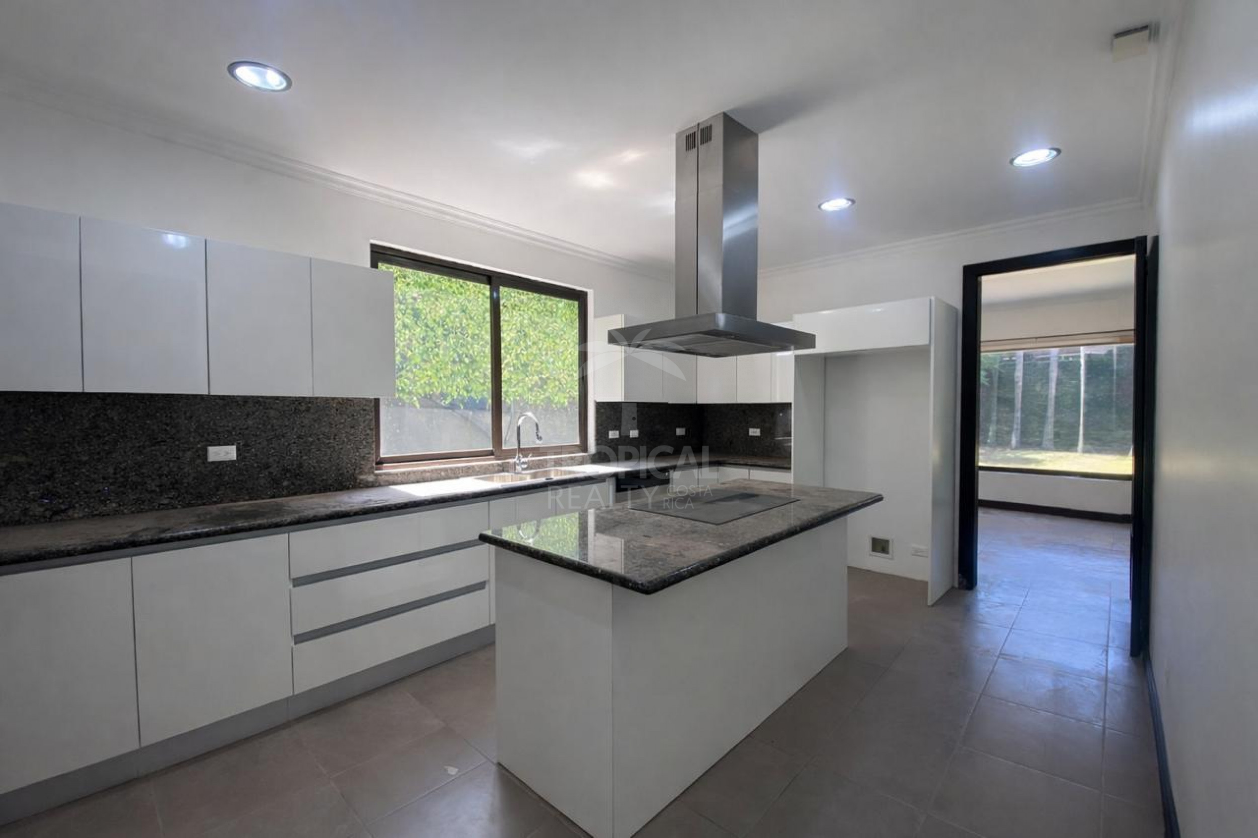 Remodeled Home for Rent in Gated Community – Piedades, Santa Ana