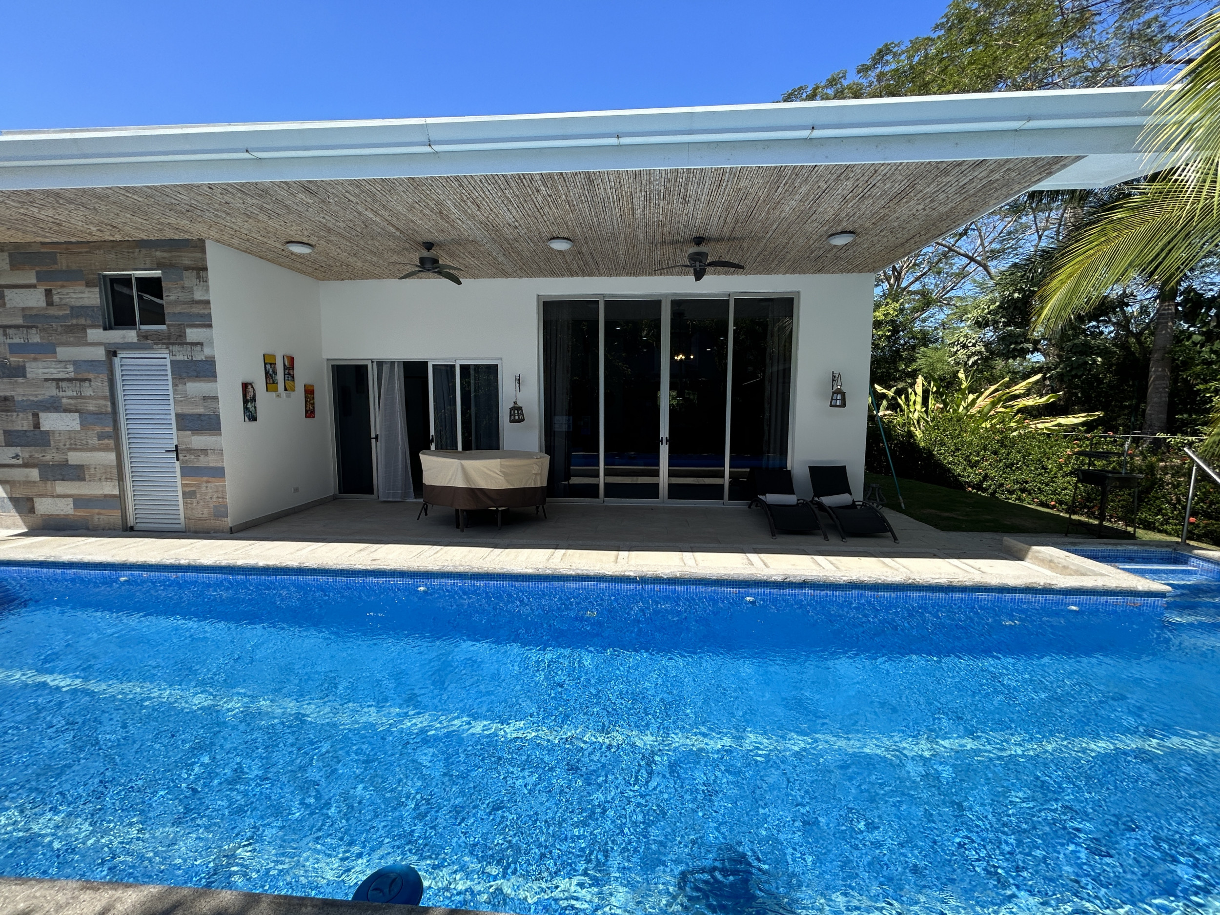 Beach-house for sale in gated community Punta Leona