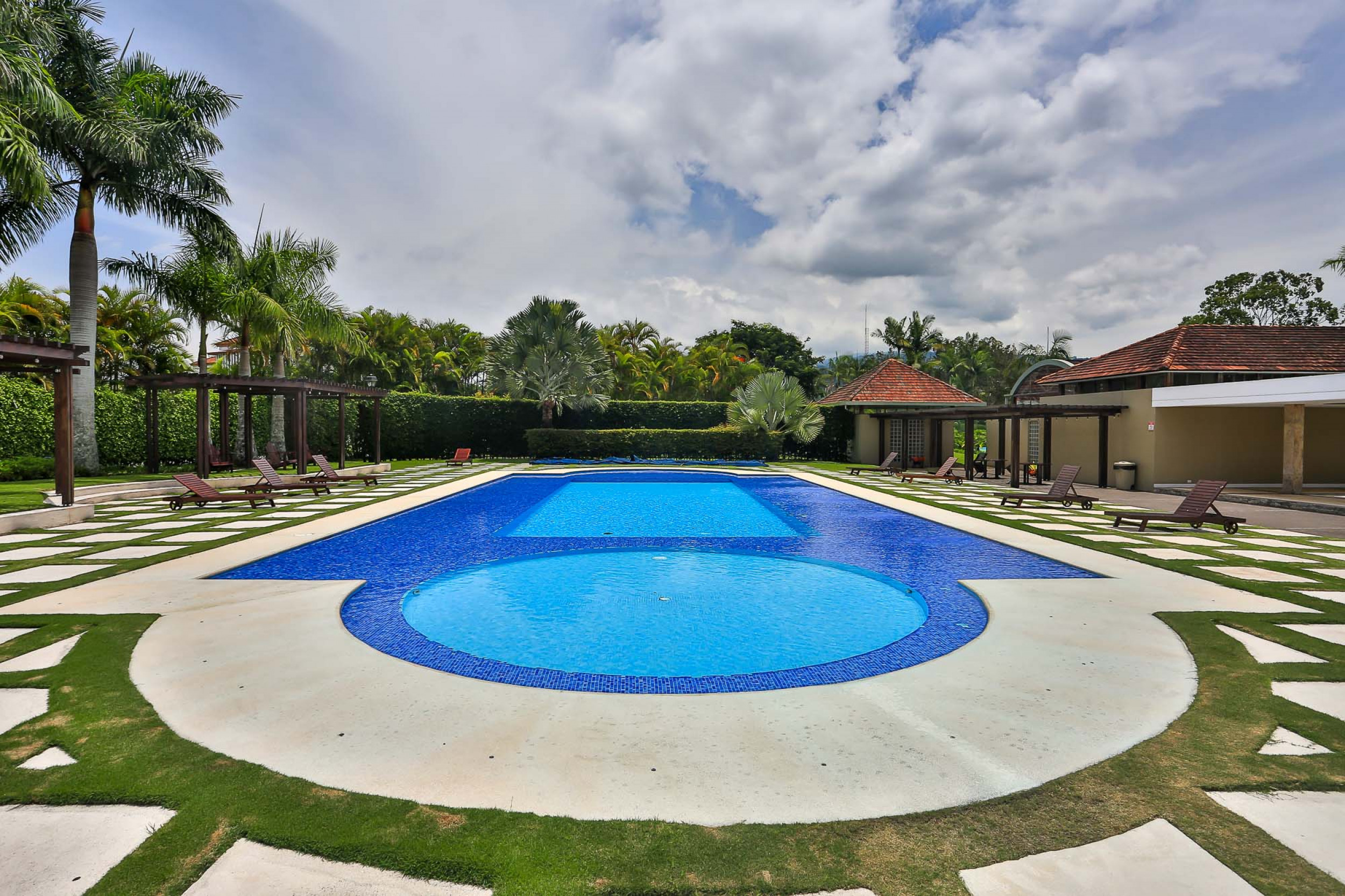 For Sale: Stunning Luxury Home in Monteran, Granadilla – Premier Location and Exclusive Privacy