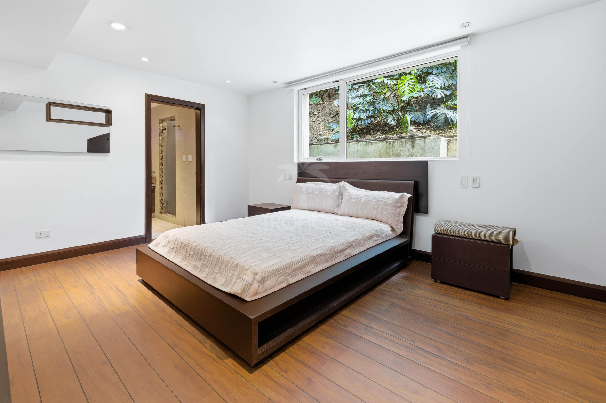 Luxury Contemporary Estate for Sale in Santa Ana with Panoramic Valley and Mountain Views