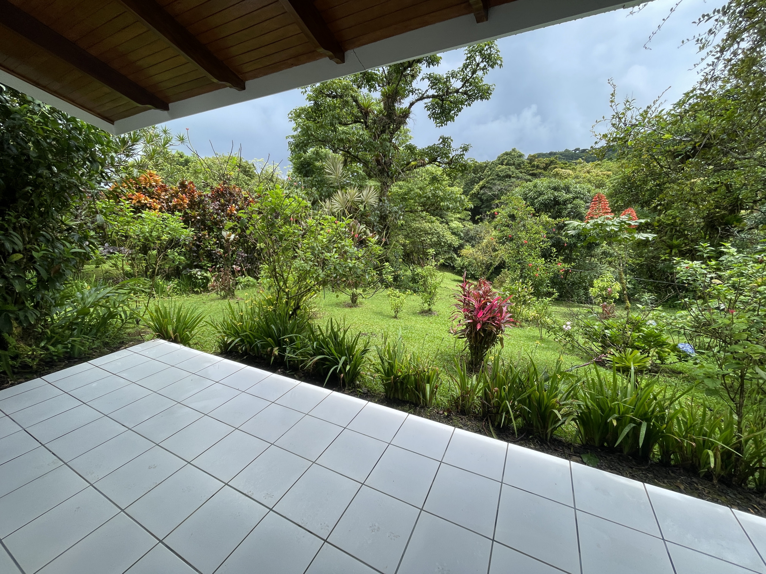 65-Acre Lakeview Property in Nuevo Arenal, Ideal for Family Residential Development