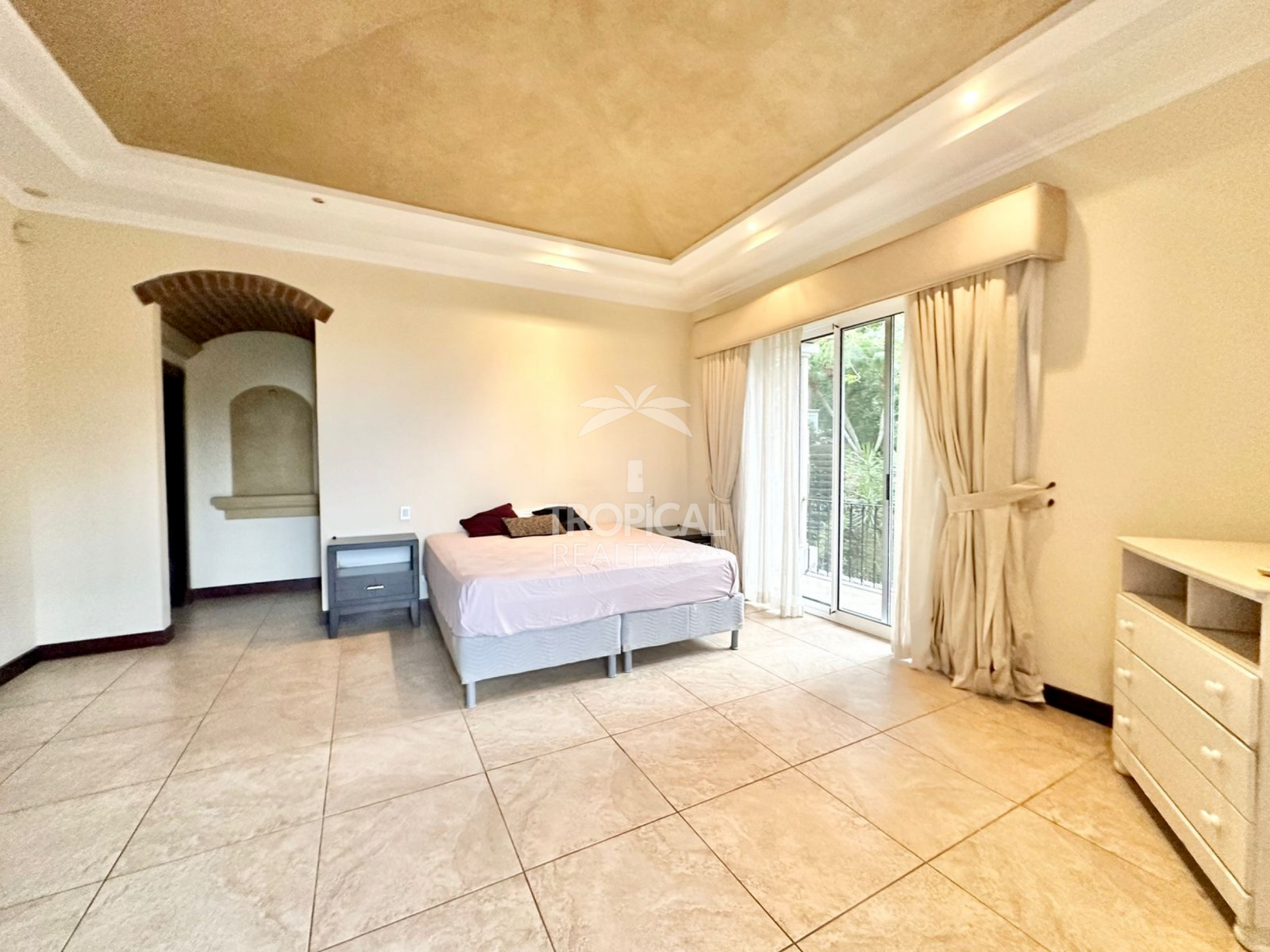 Villa Real for sale or rent