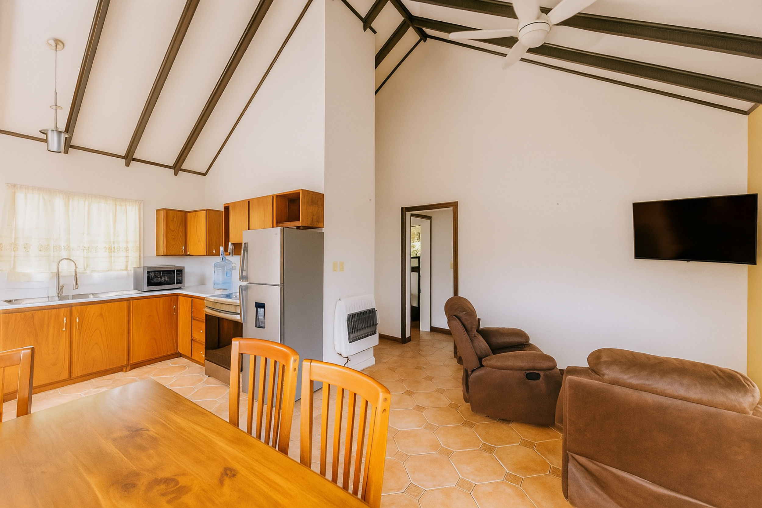 Rustic House for Sale with Views and Creeks – Monserrat de Coronado |SOLD
